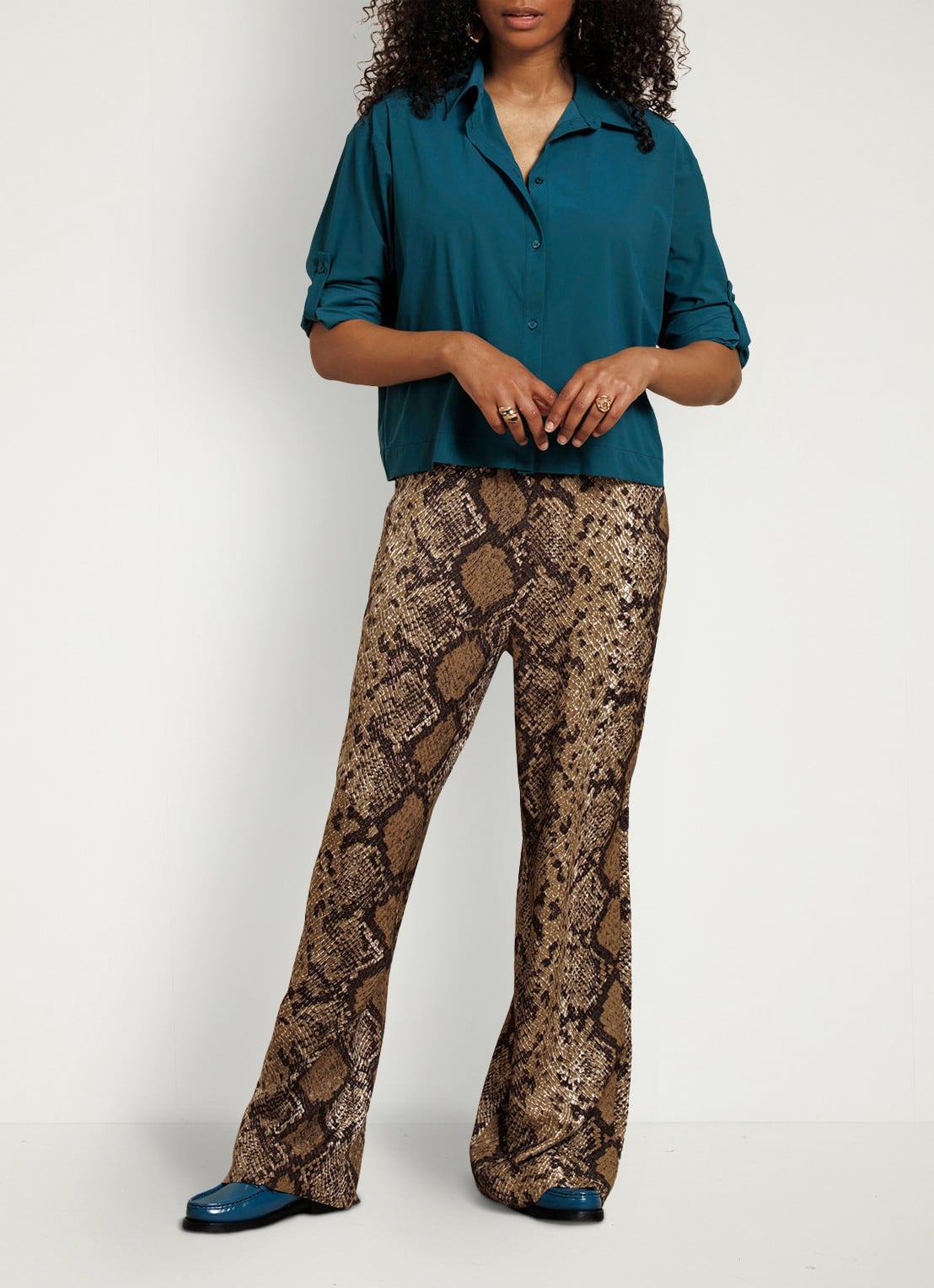 Studio Anneloes Mienke high waist wide fit pantalon met slangenprint - voorkant 2 bruin
