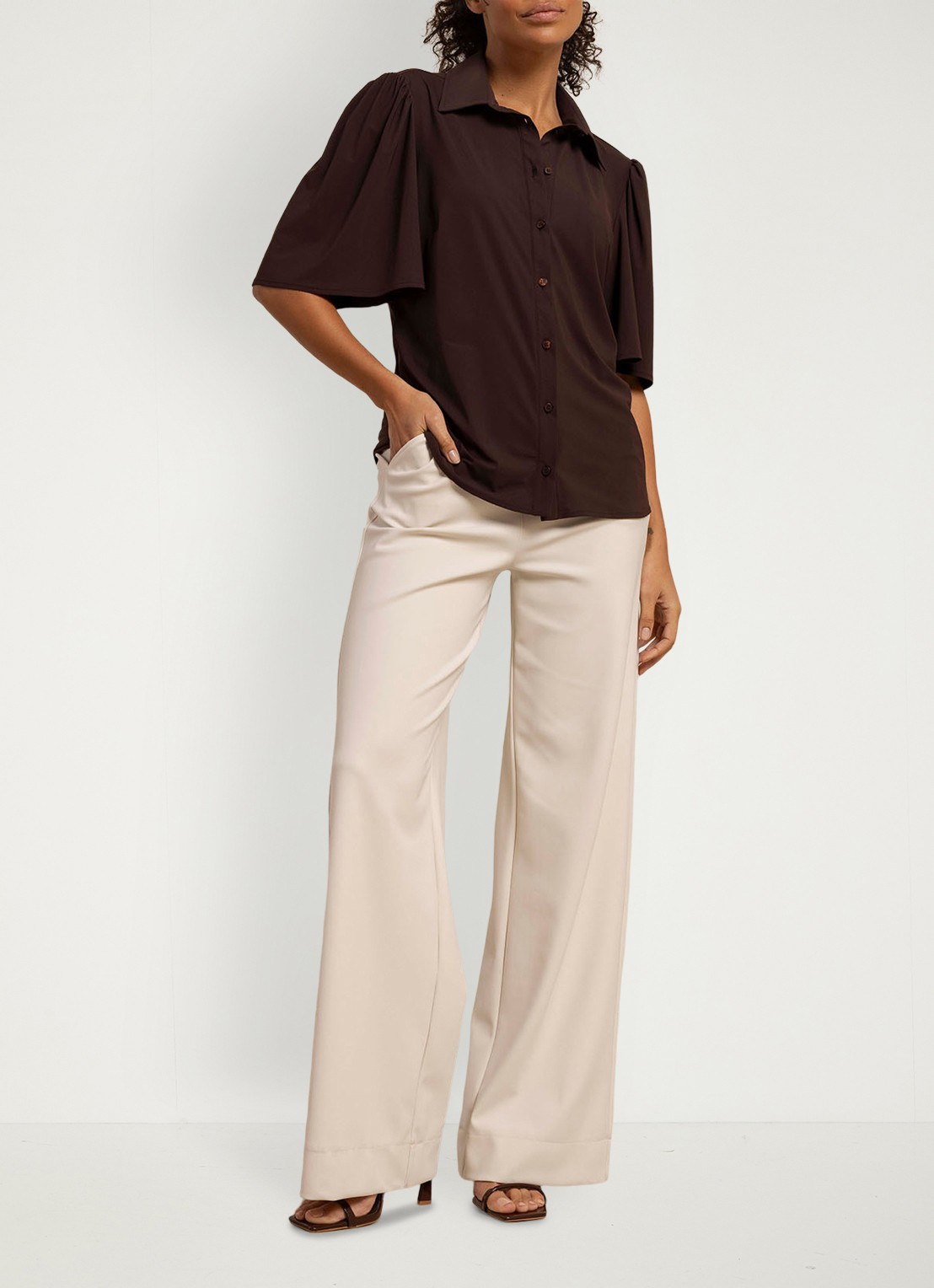 Studio Anneloes Poppy blouse met vlindermouw - voorkant 2 bruin