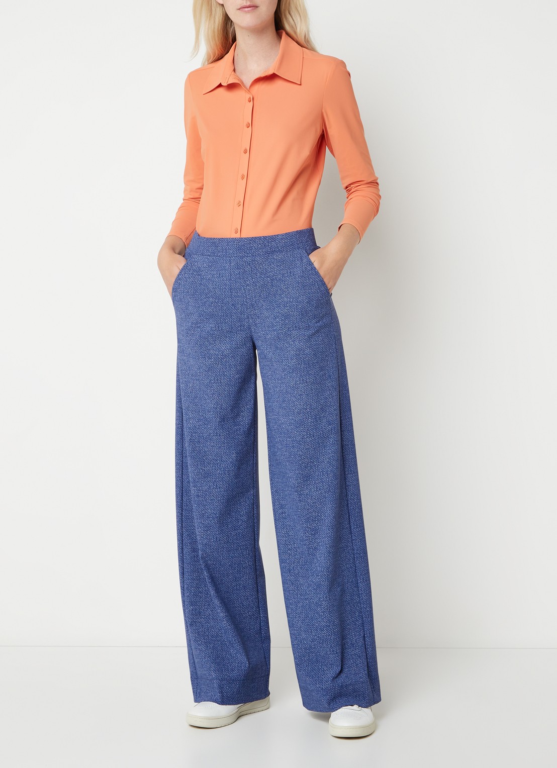 Studio Anneloes Poppy blouse van travelstof  - voorkant 2 oranje