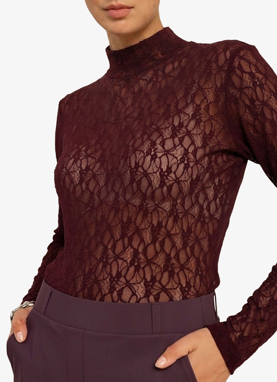 Studio Anneloes Reagan top van kant - detail 2 aubergine