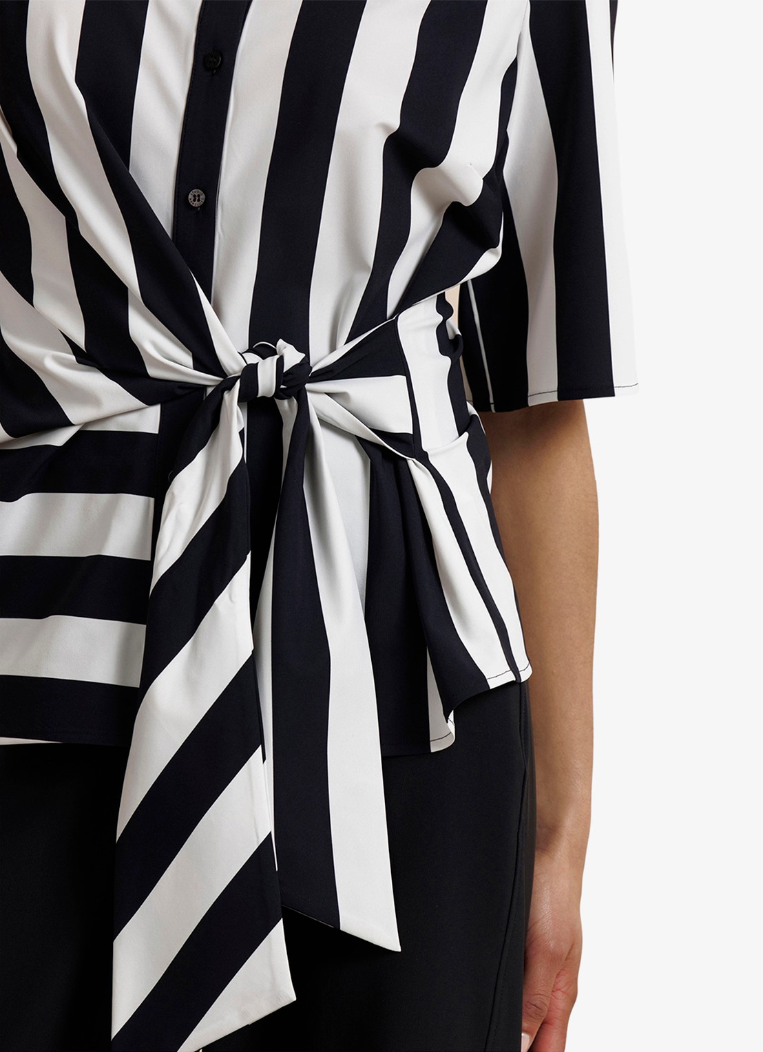 Studio Anneloes Reda stripe butterfly blouse met gestrikt detail en streepprint - detail 5 multicolor