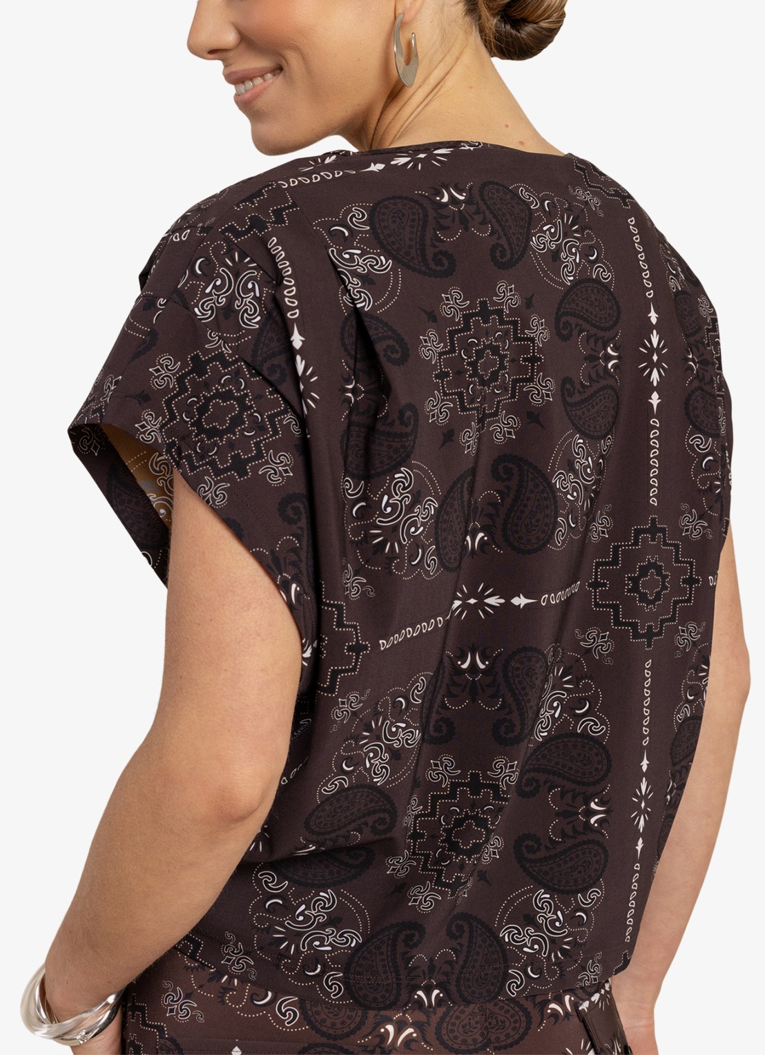 Studio Anneloes Renske top met paisley print - detail 2 bruin