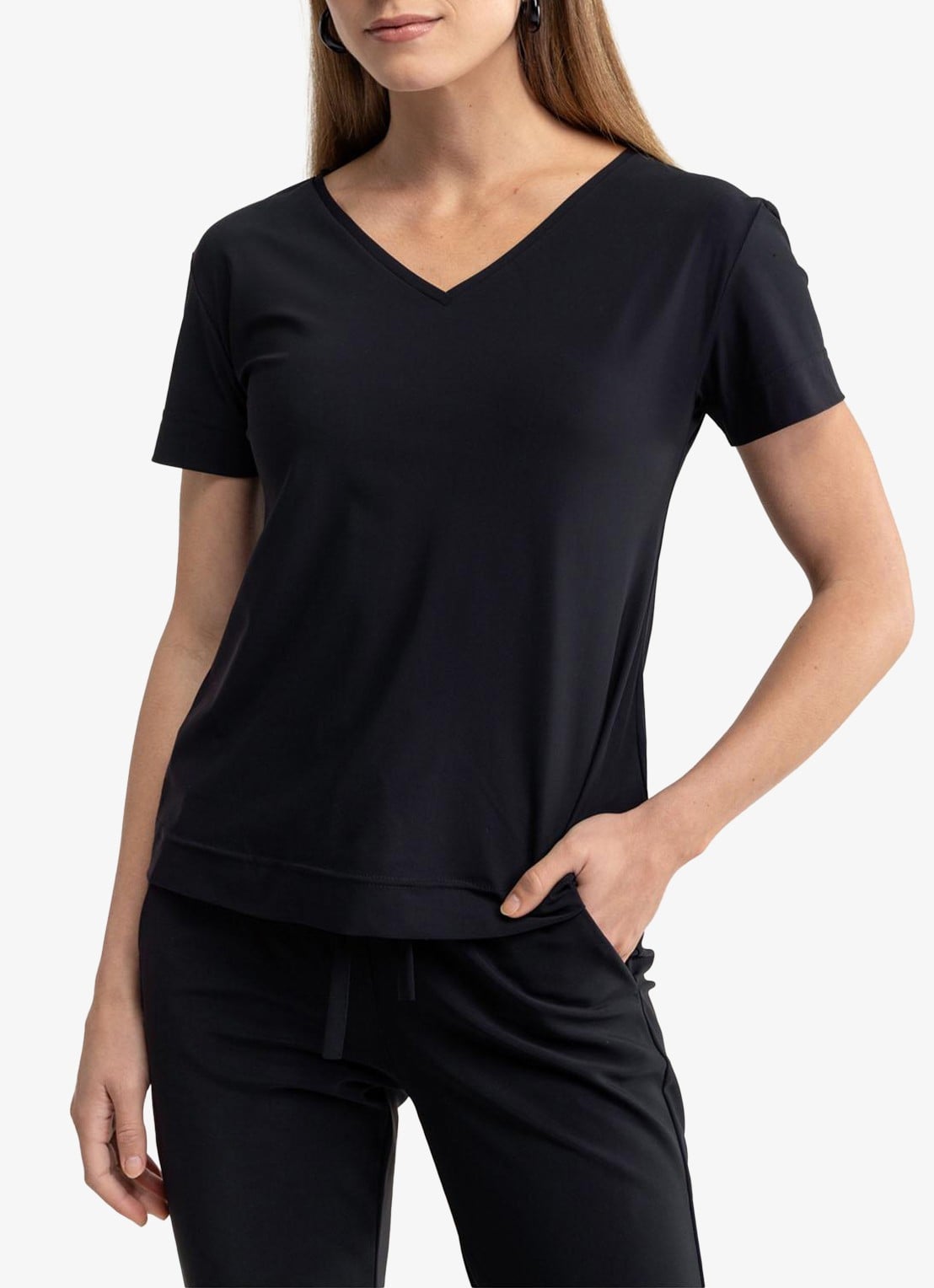 Studio Anneloes Roller T-shirt met V-hals - detail 3 zwart
