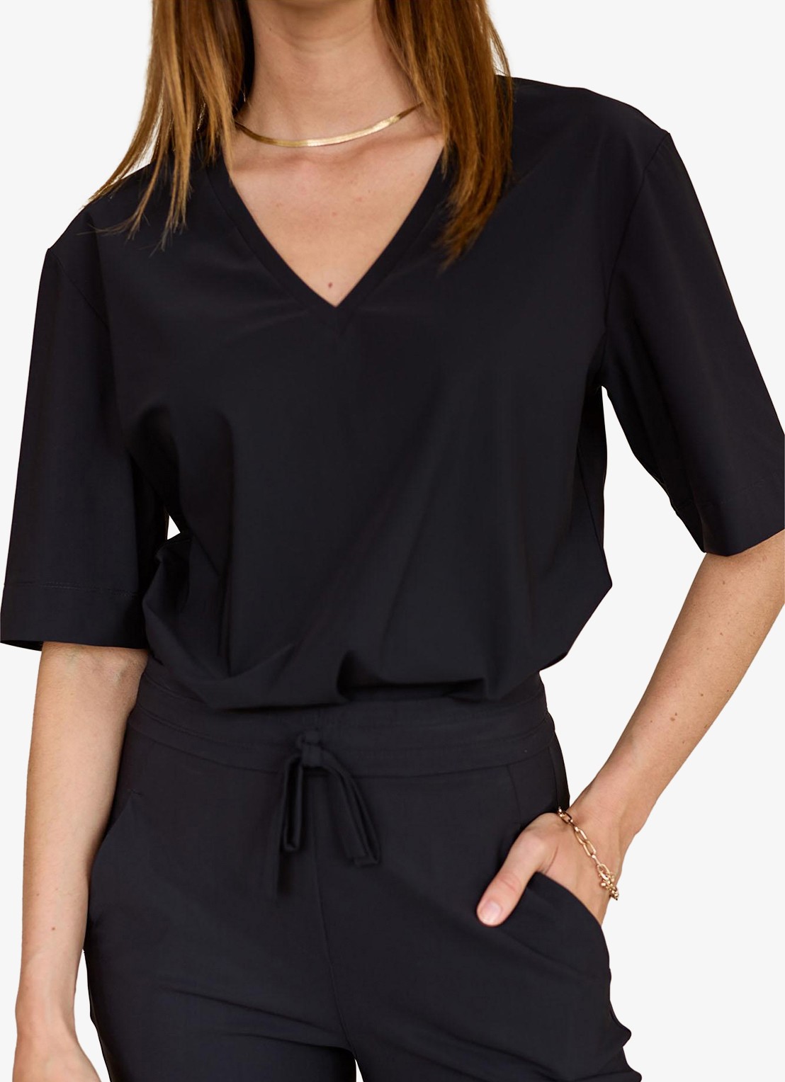 Studio Anneloes Roller T-shirt van travelstof - detail 5 zwart