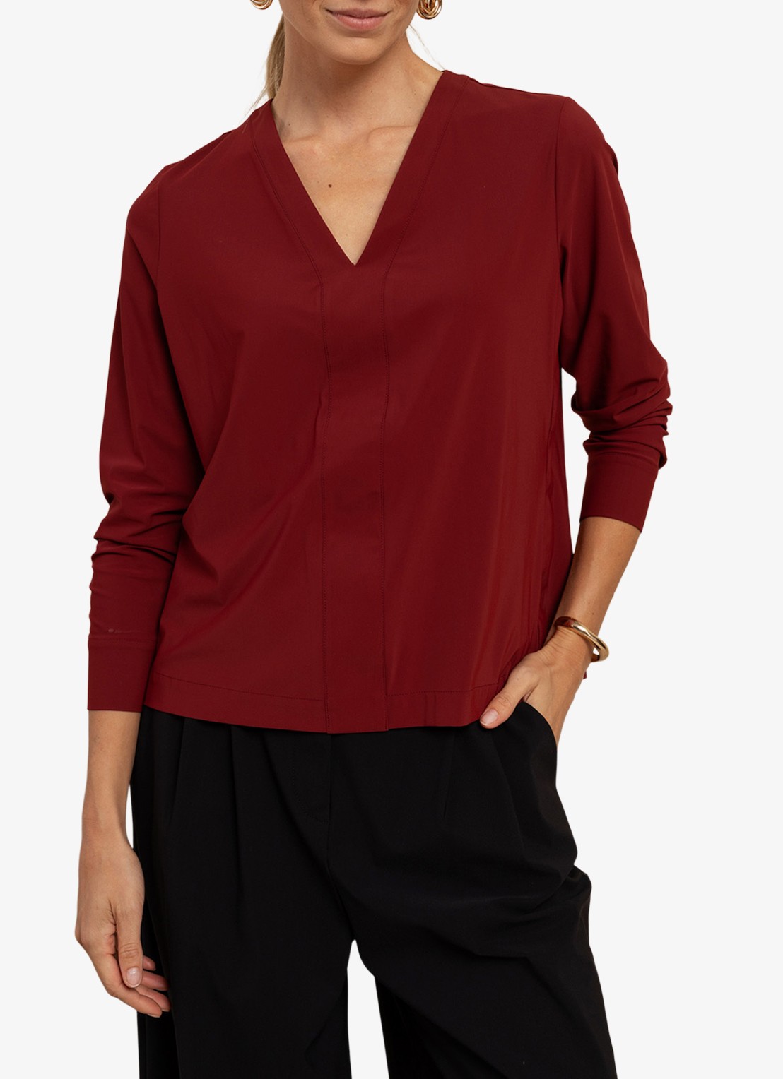 Studio Anneloes Ulla top met V-hals - detail 2 koraalrood