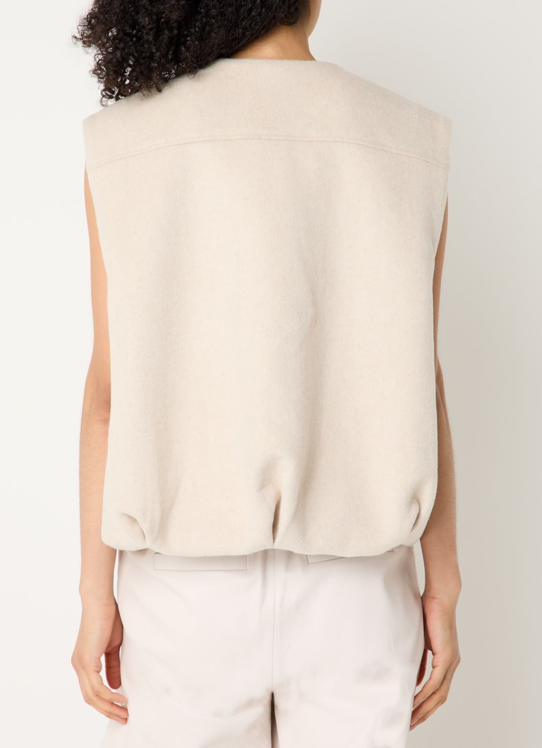 STUDIO AR Daniela grofgebreid gilet in wolblend - achterkant 3 zand