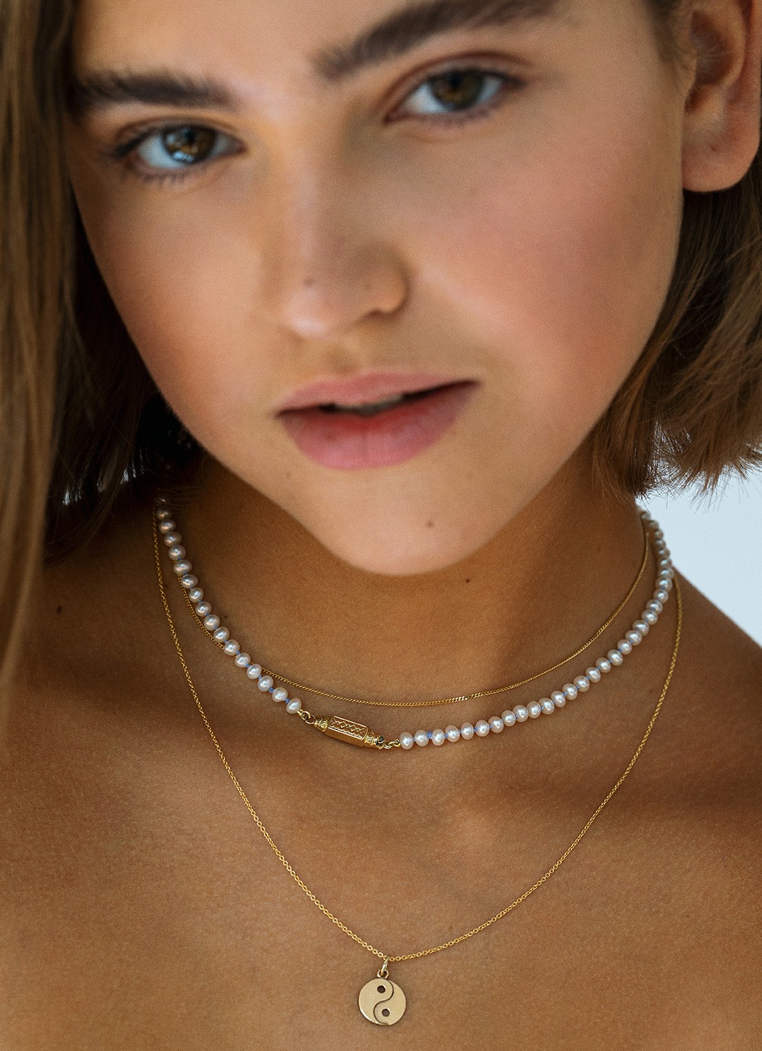 Studio Kroewe Bonne parelketting van 14 karaat geelgoud - detail geelgoud