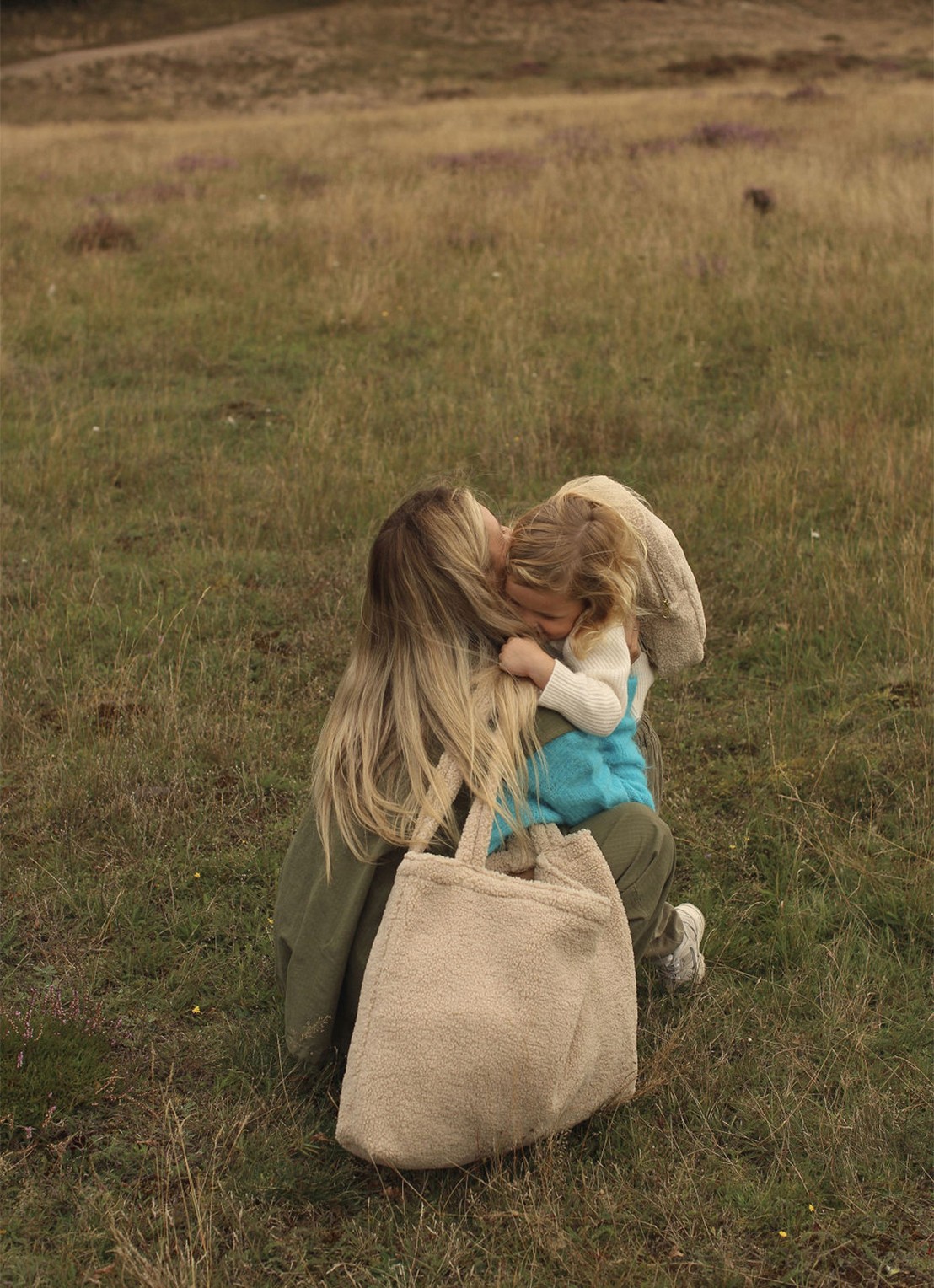 Studio Noos Chunky Mom-Bag van teddy - voorkant 5 zand