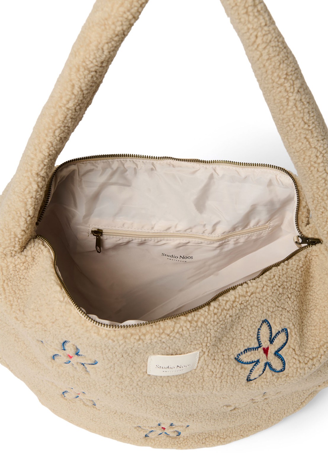 Studio Noos Luiertas van teddy met bloemborduring - detail beige