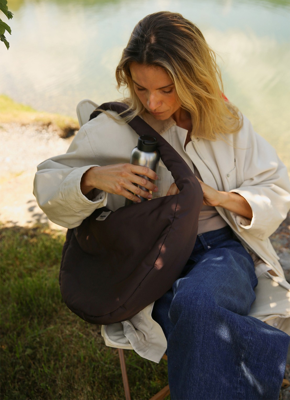 Studio Noos Puffy gewatteerde crossbodytas met logo - voorkant 3 donkerbruin