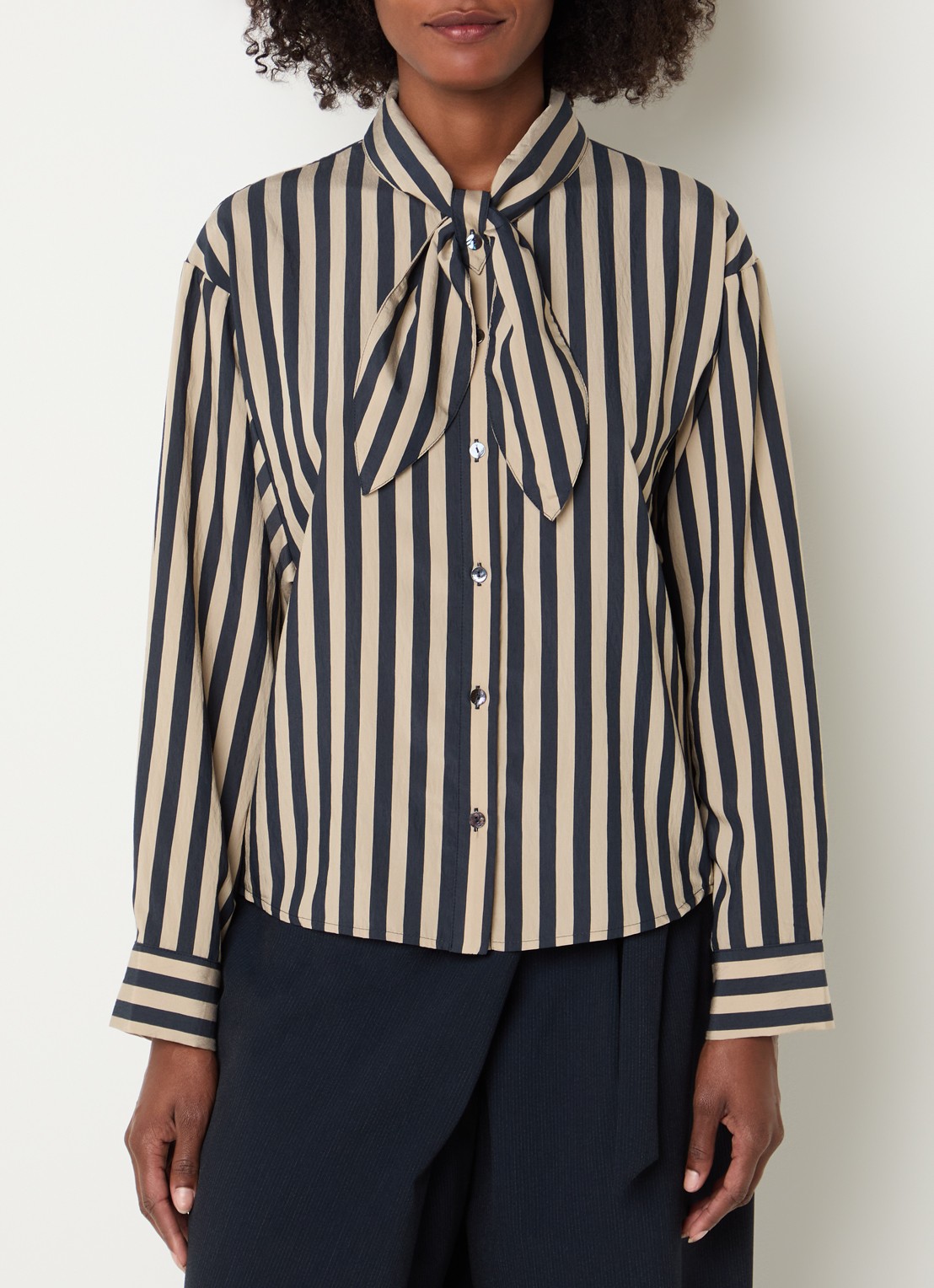 Summum Blouse met streepprint en sjaalkraag - detail 2 donkerblauw