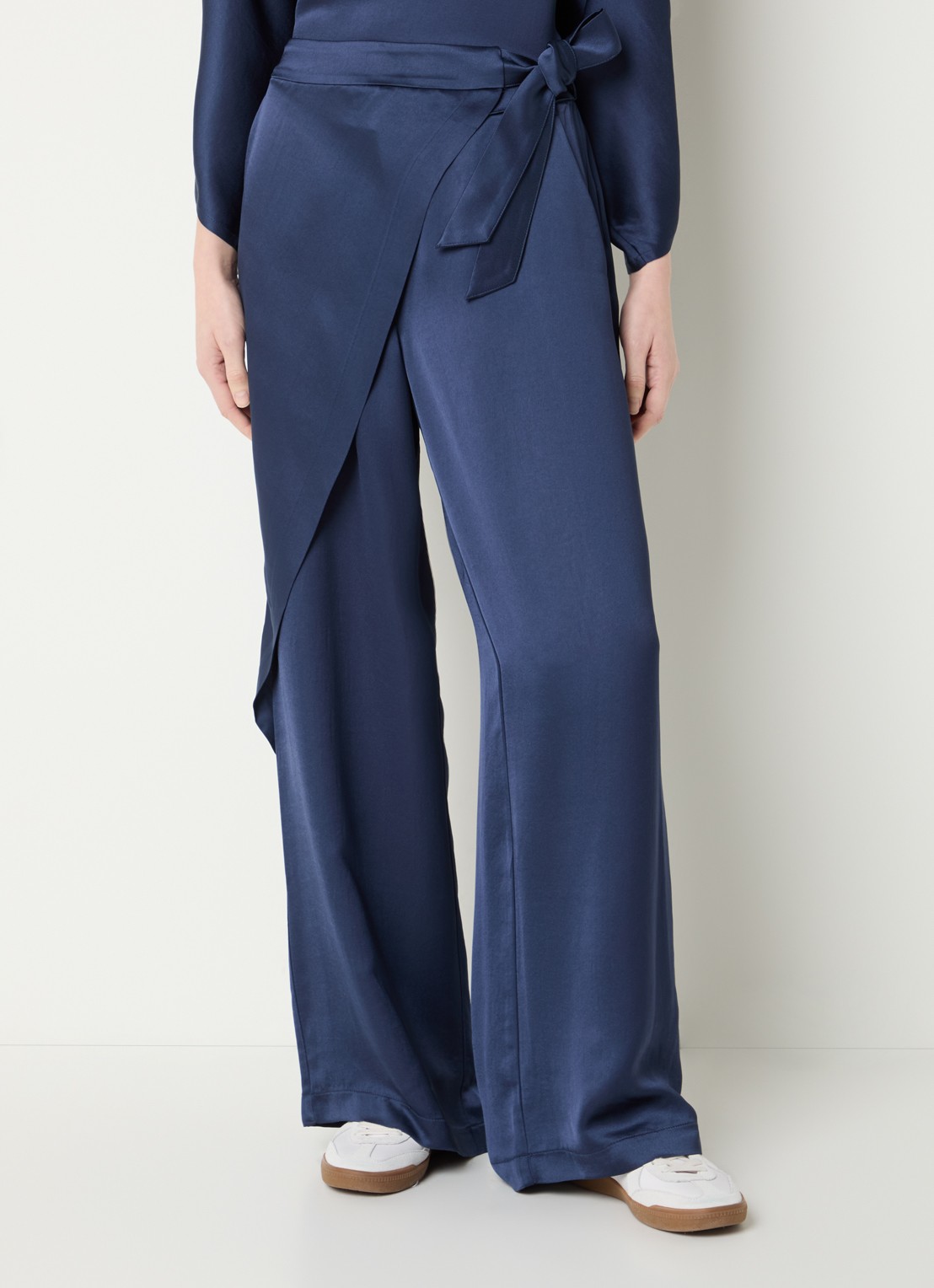Summum High waist straight fit broek van satijn met ceintuur - detail 4 donkerblauw