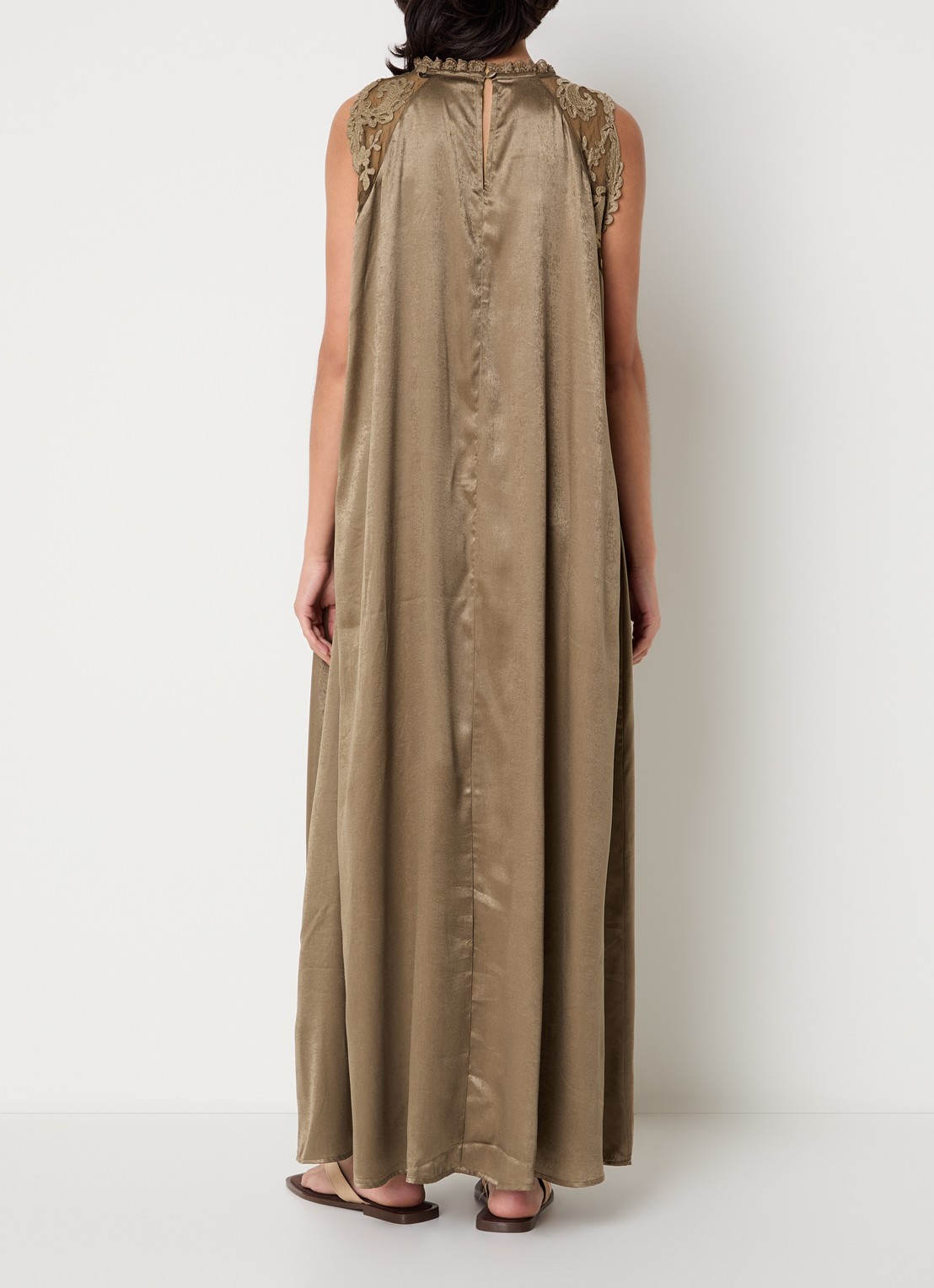 Summum Maxi jurk van satijn met broderie  - achterkant 4 zand