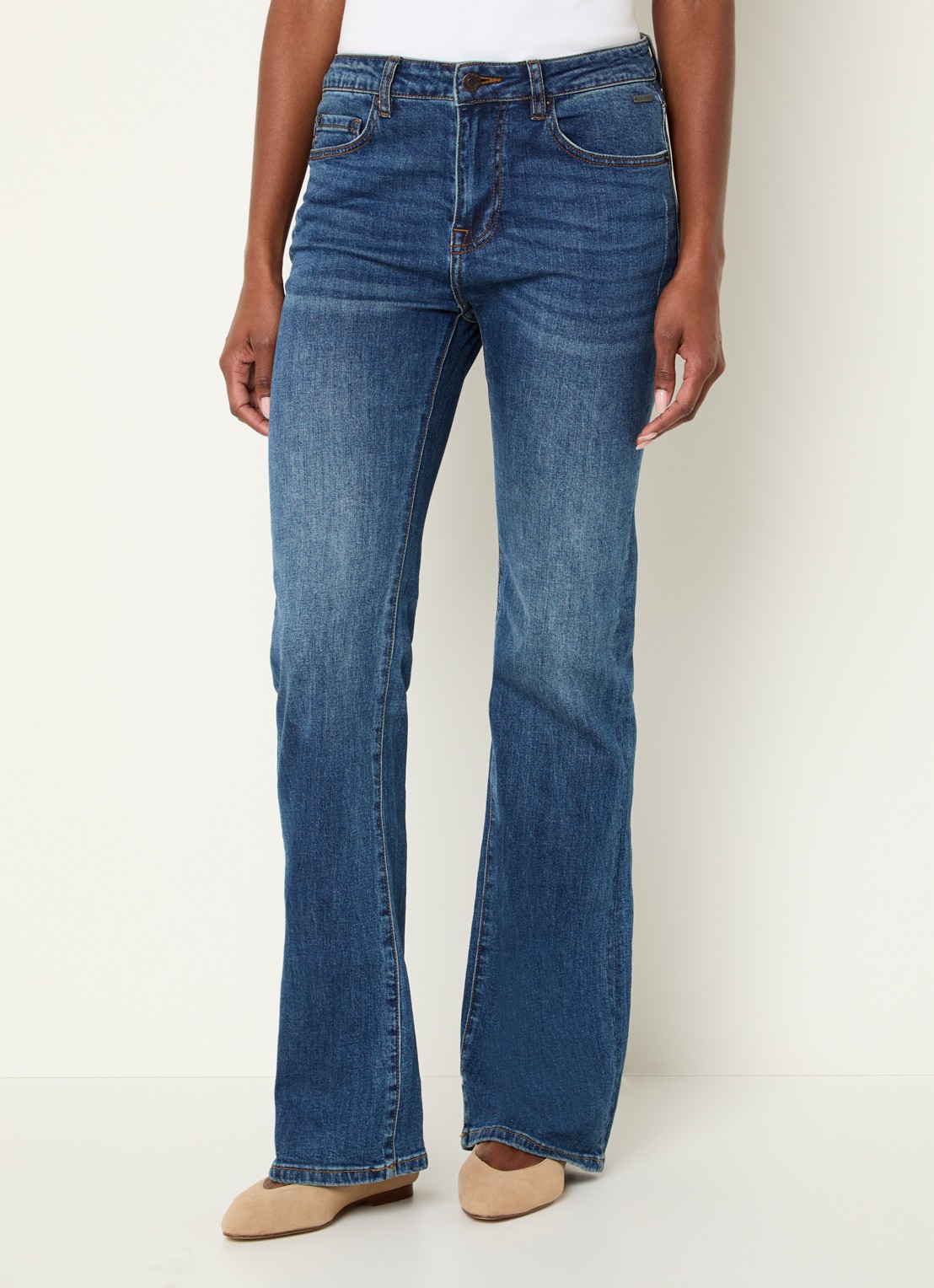 Summum Mid waist flared jeans met donkere wassing  - detail 4 indigo