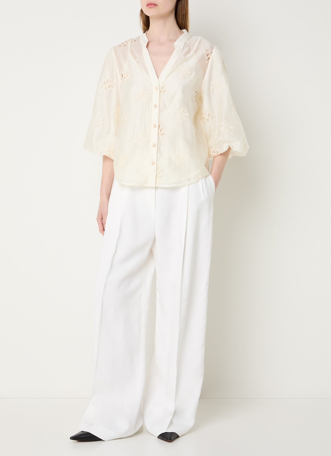 Summum Rom semi-transparante blouse met borduring - voorkant 3 ivoor