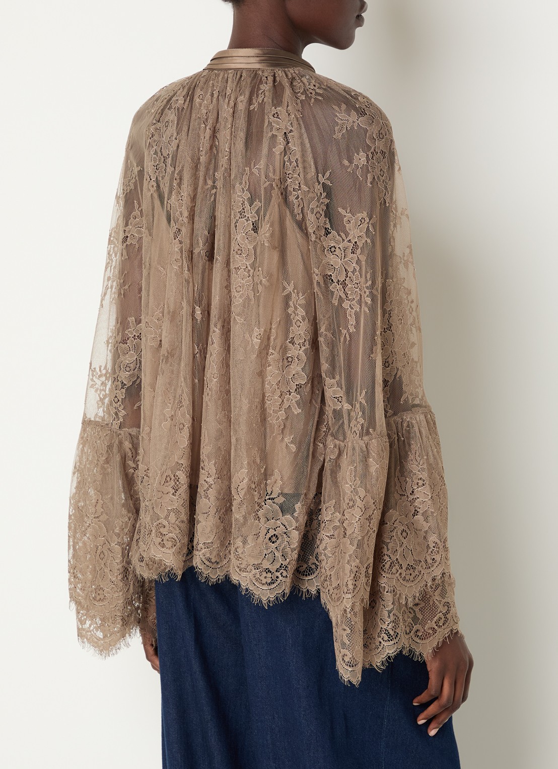 Summum Top van mesh met strikkraag - achterkant 2 taupe