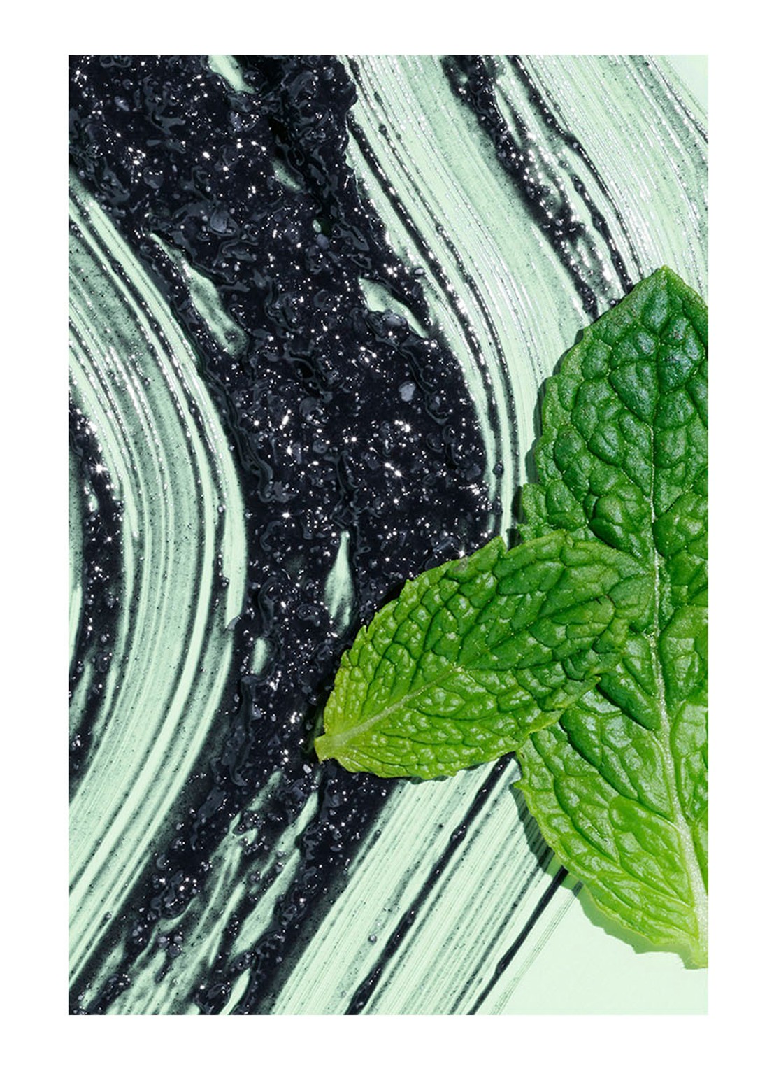 Sunday Riley Charcoal Smoothie Jelly Body Scrub - lichaamsscrub - detail 5 transparant