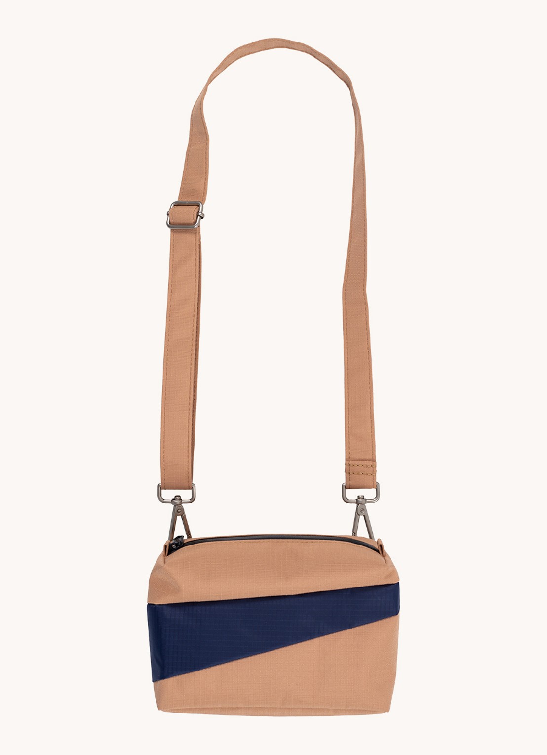 SUSAN BIJL Bum Bag Medium crossbodytas met waterafstotende coating - voorkant camel