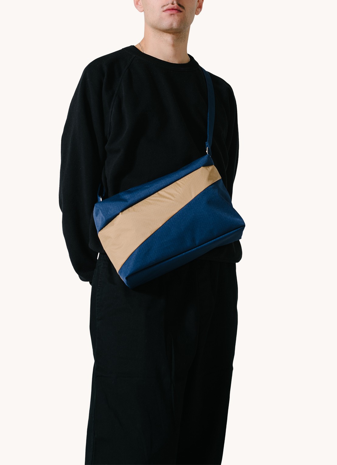 SUSAN BIJL Bum Bag Medium crossbodytas met waterafstotende coating - voorkant 4 indigo