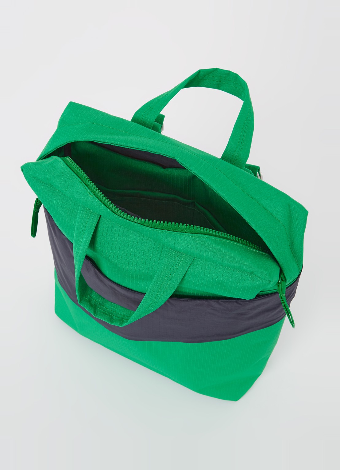 SUSAN BIJL The New Backpack waterafstotende rugzak met 13 inch laptopvak - detail 2 groen