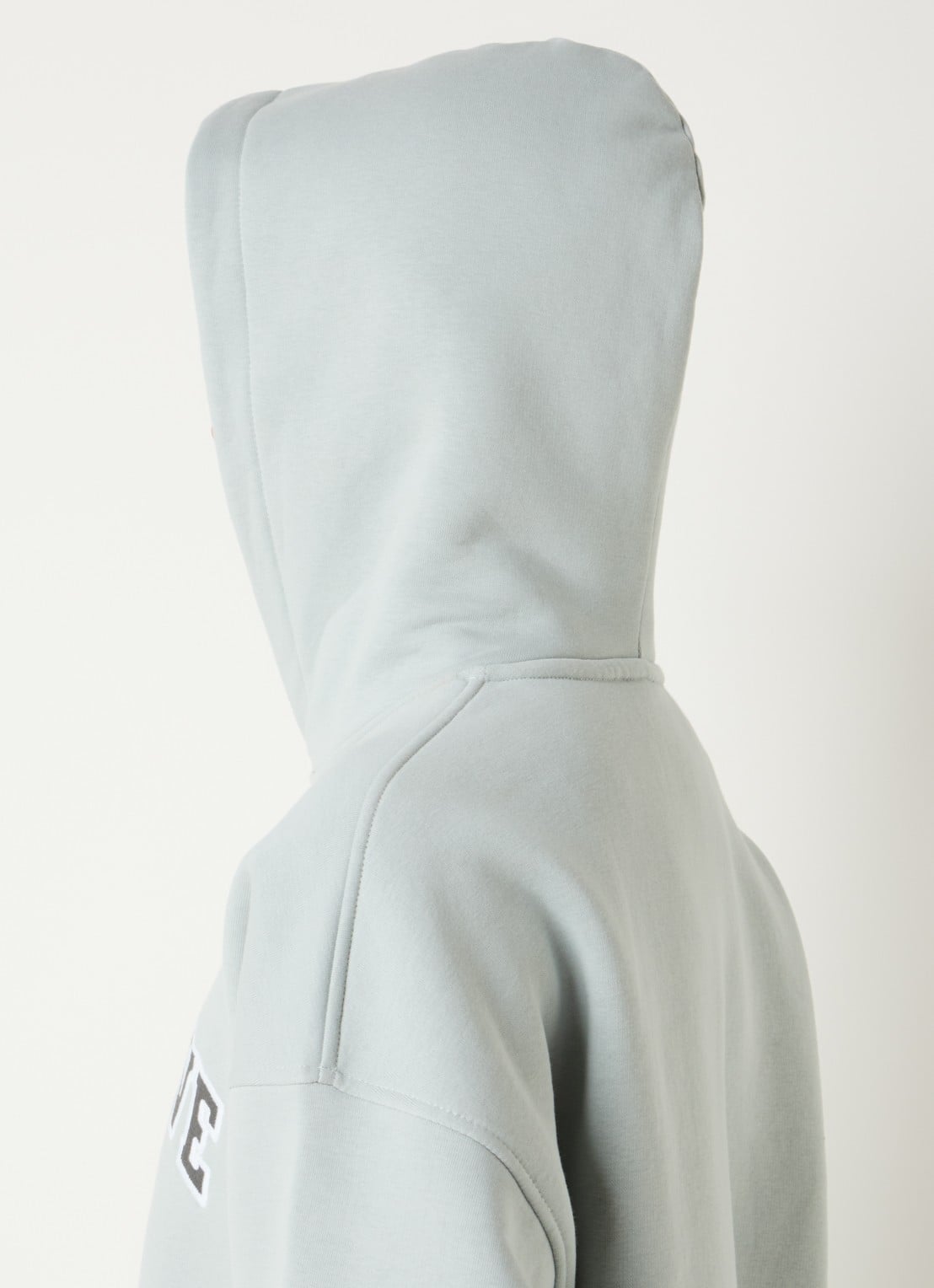TALA Appli hoodie met logo - detail 5 lichtgrijs