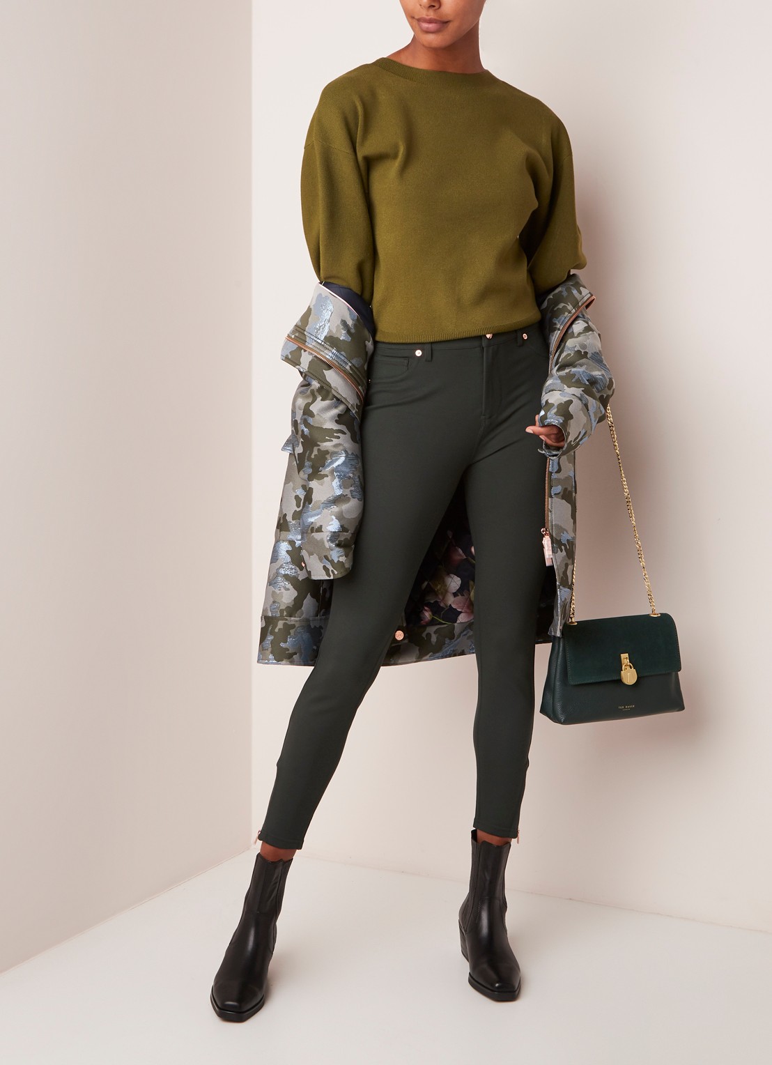 Ted Baker Fioni skinny jegging met ritsdetails - voorkant 4 donkergroen