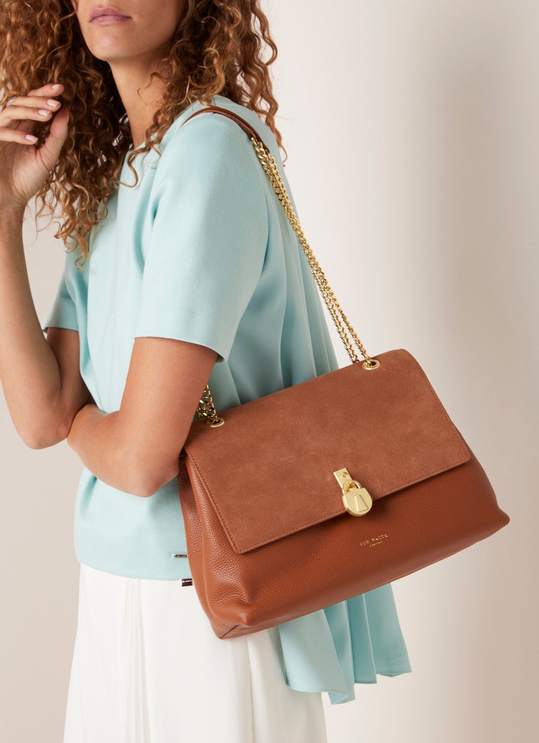 Ted Baker Hermiaa schoudertas van leer en suède - voorkant 4 cognac
