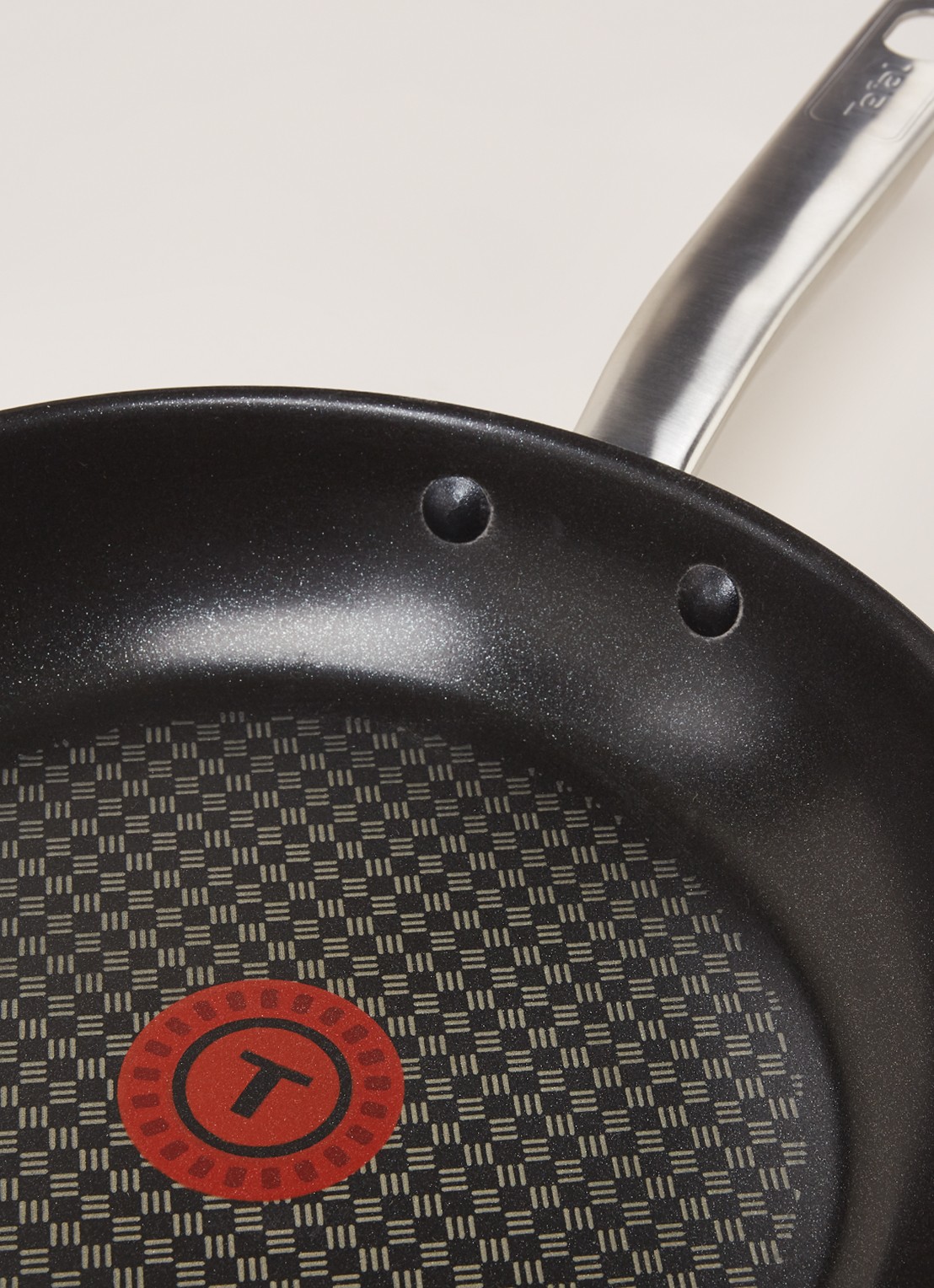 Tefal Virtuoso koekenpan Ø24 cm - detail zilver