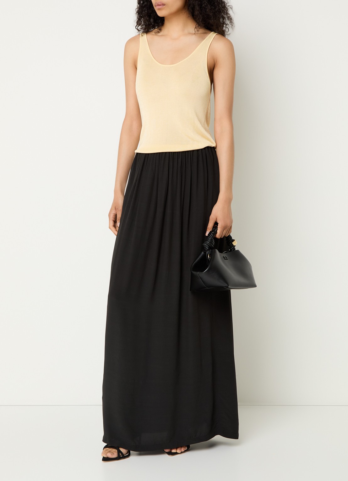 The Frankie Shop Aeson maxi rok met split - voorkant 4 zwart
