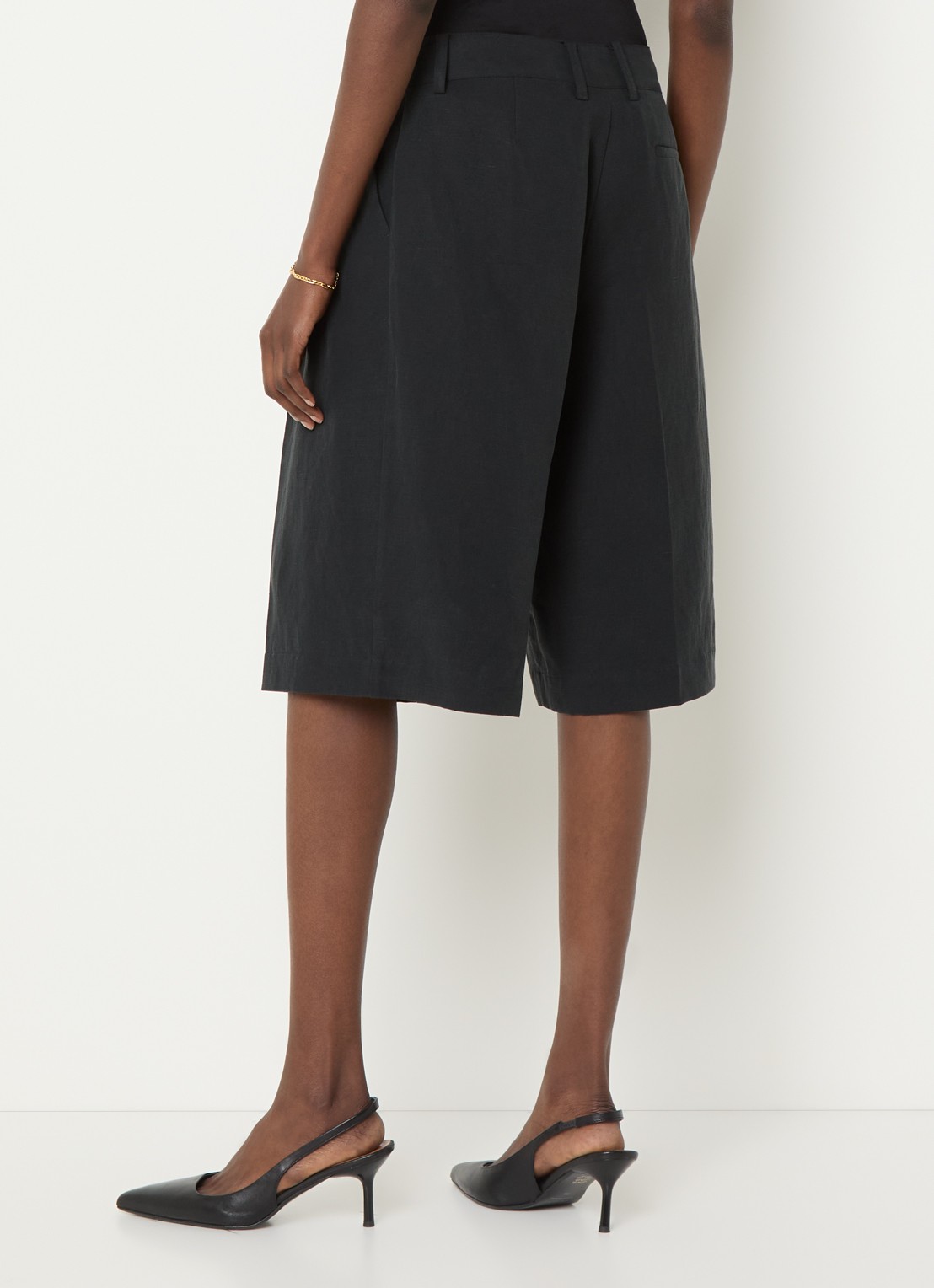 The Frankie Shop Bilbao high waist wide fit korte pantalon in linnenblend - achterkant 4 zwart