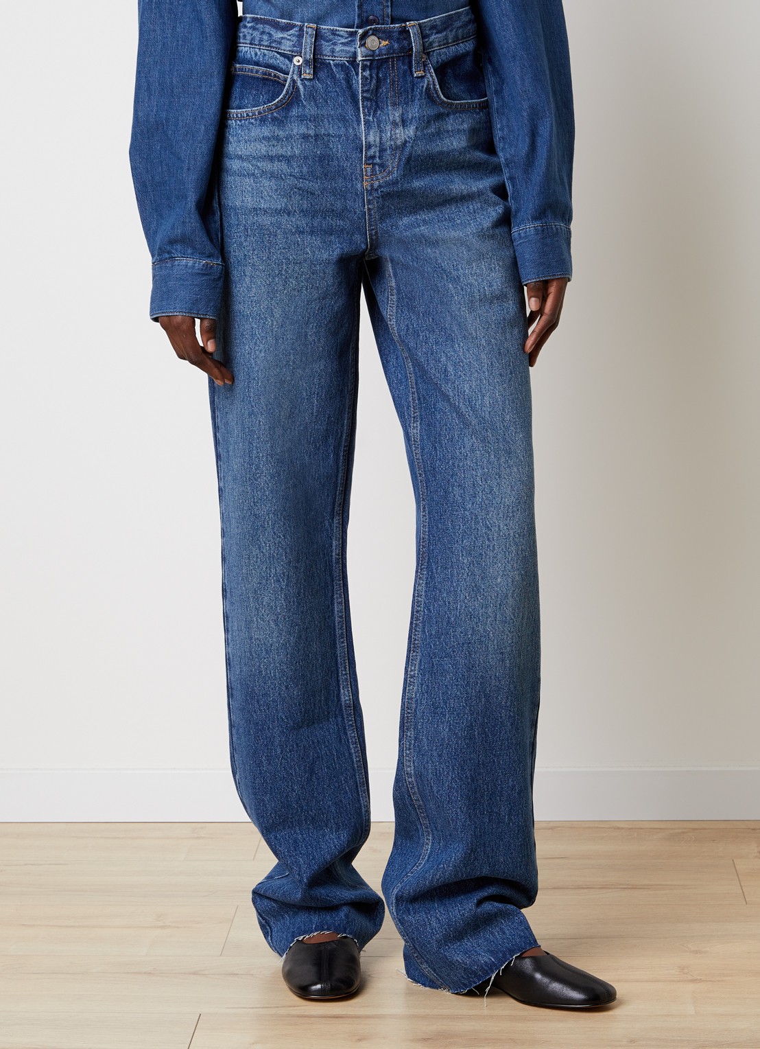 The Frankie Shop Dalston high waist straight leg jeans met medium wassing - detail 4 indigo