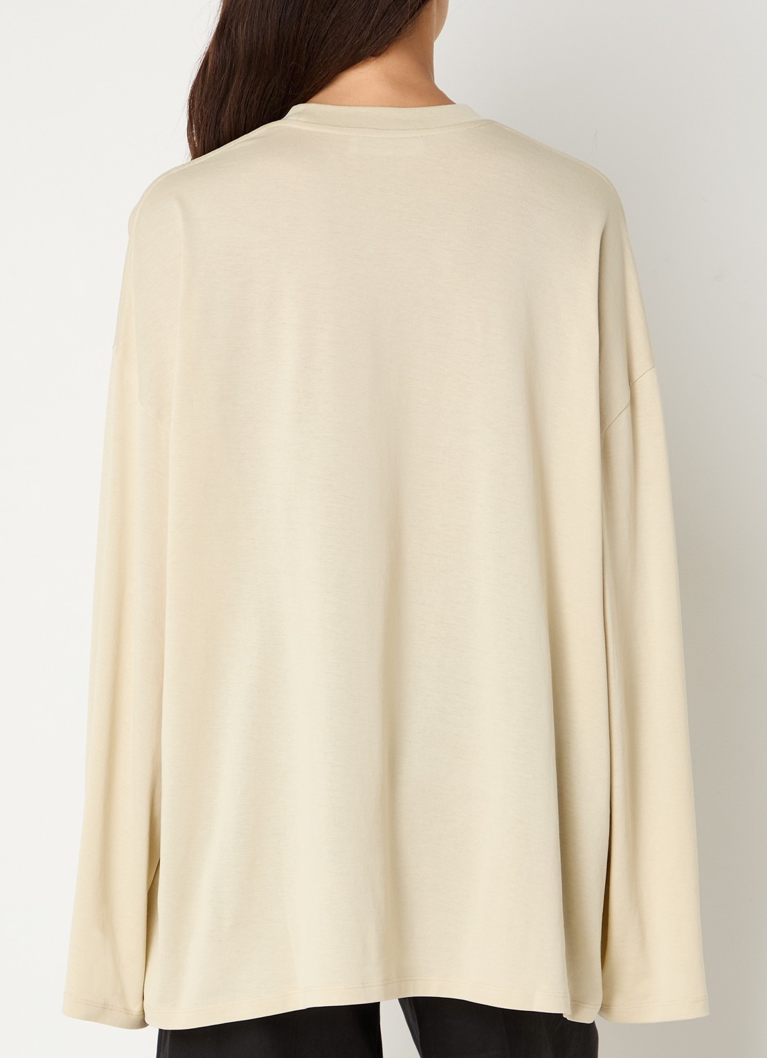 The Frankie Shop Rio oversized longsleeve met ronde hals - achterkant beige