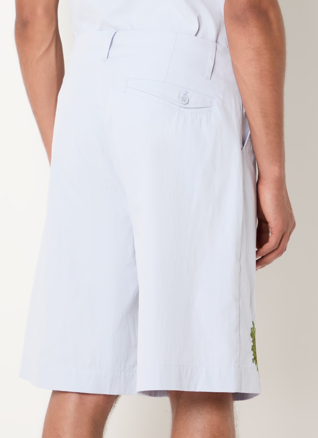 The New Originals Block Party loose fit korte broek met borduring en steekzakken - achterkant 2 lichtblauw
