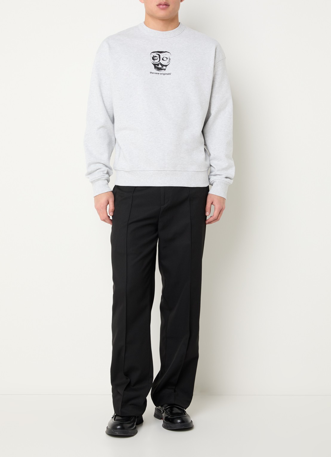 The New Originals Mask sweater met logo- en backprint - voorkant 4 grijsmele