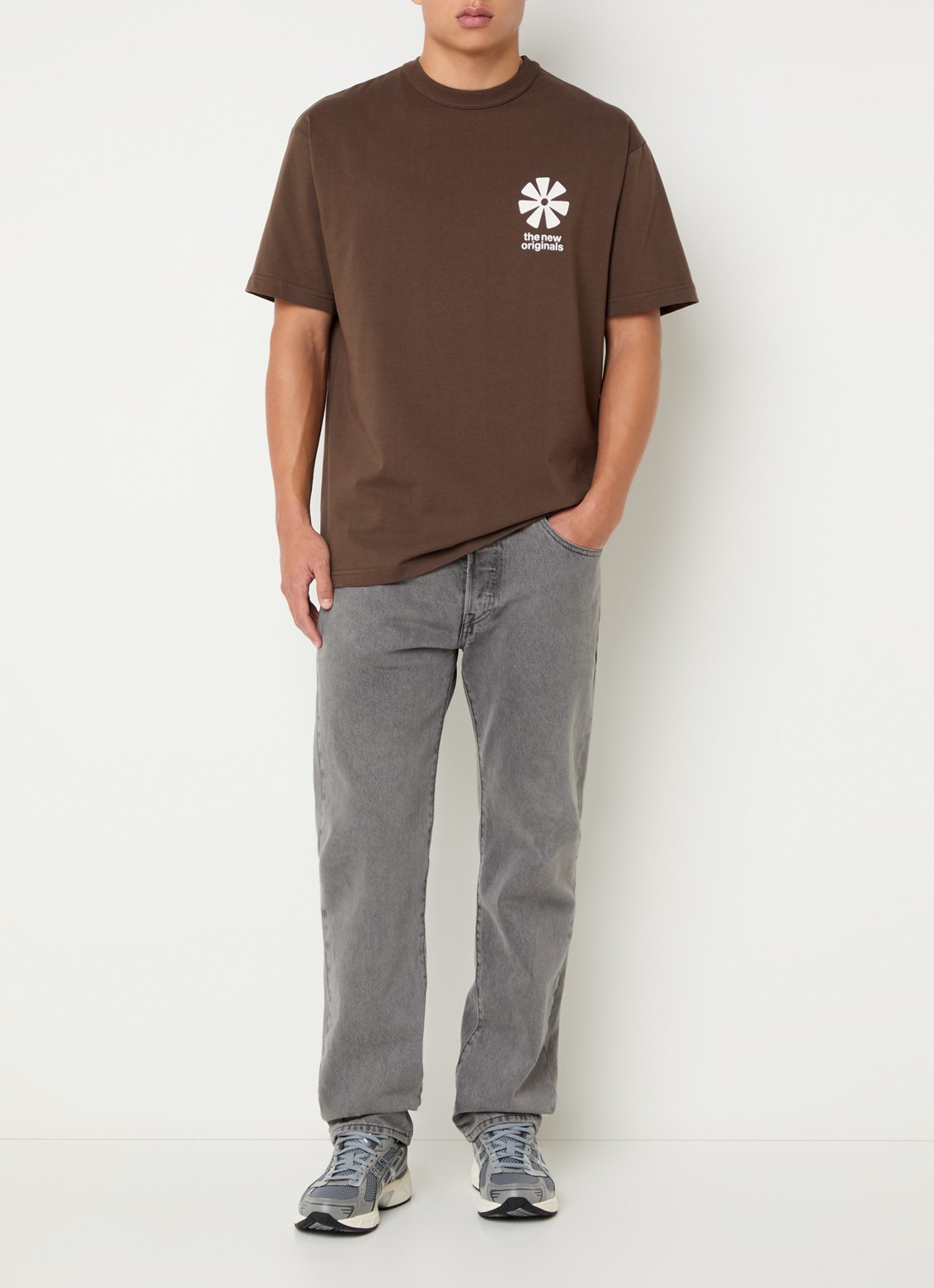 The New Originals T-shirt met logo- en backprint - voorkant 2 bruin