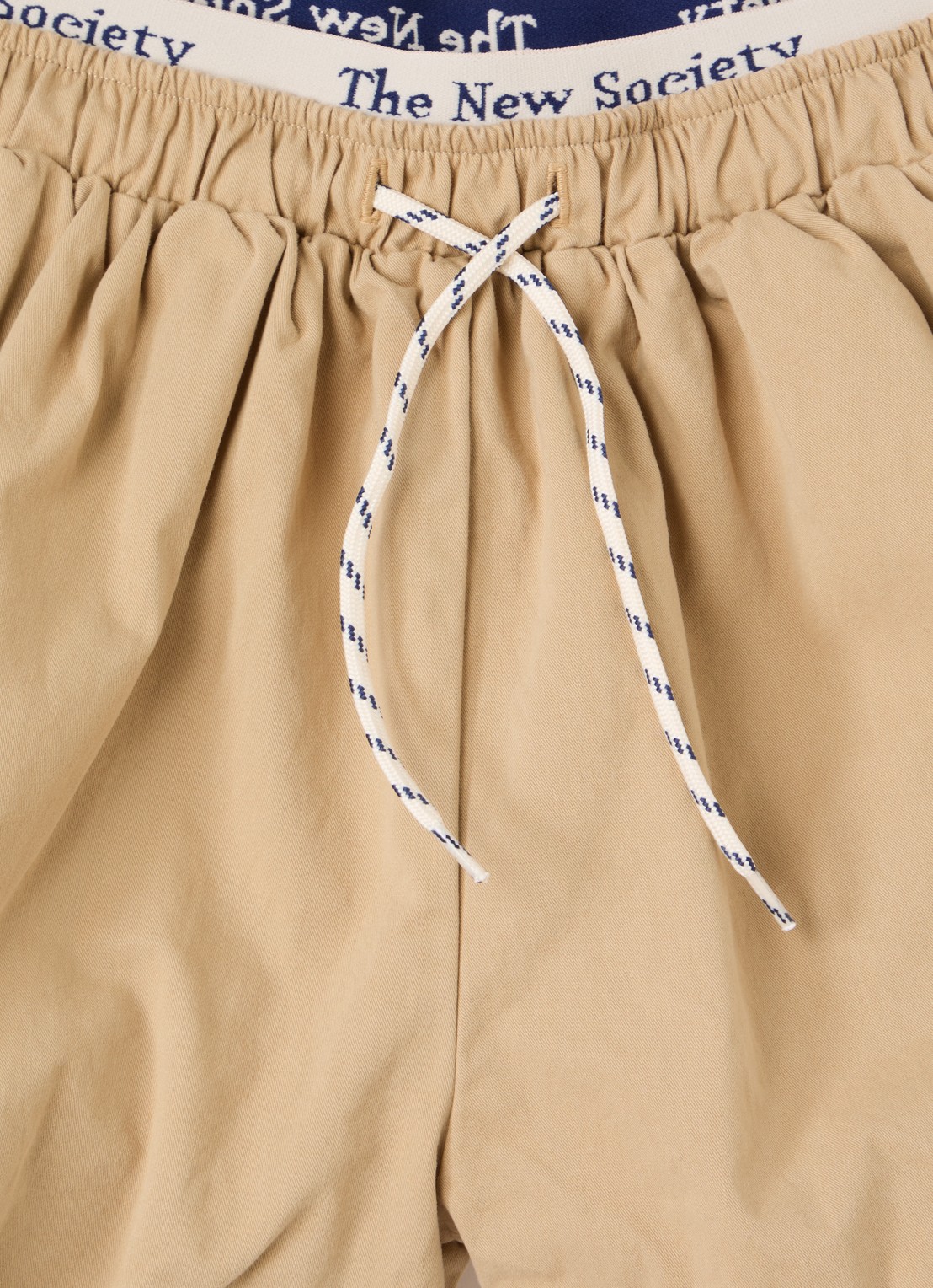 The New Society Gorse wide fit korte broek met steekzakken - detail beige