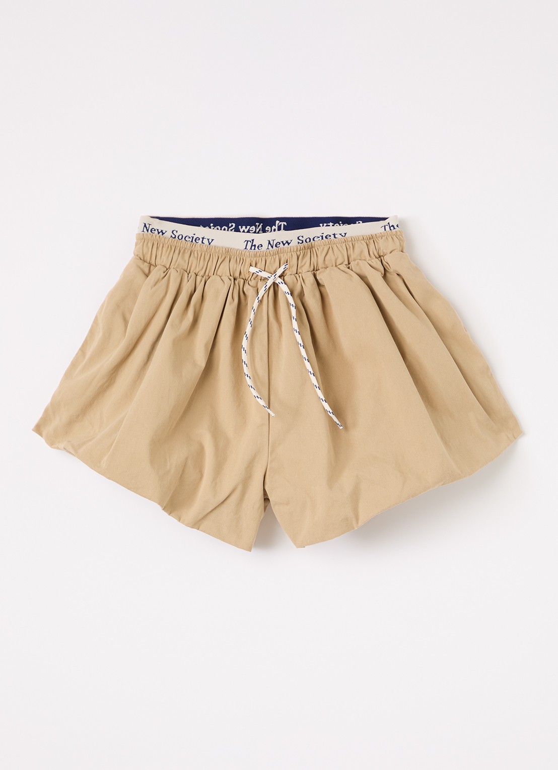 The New Society Gorse wide fit korte broek met steekzakken - voorkant 3 beige