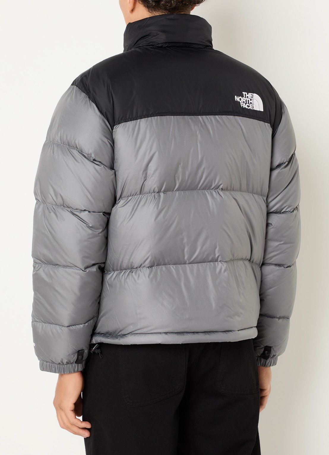 The North Face 1996 Retro Nuptse puffer jack met donsvulling  - achterkant grijs