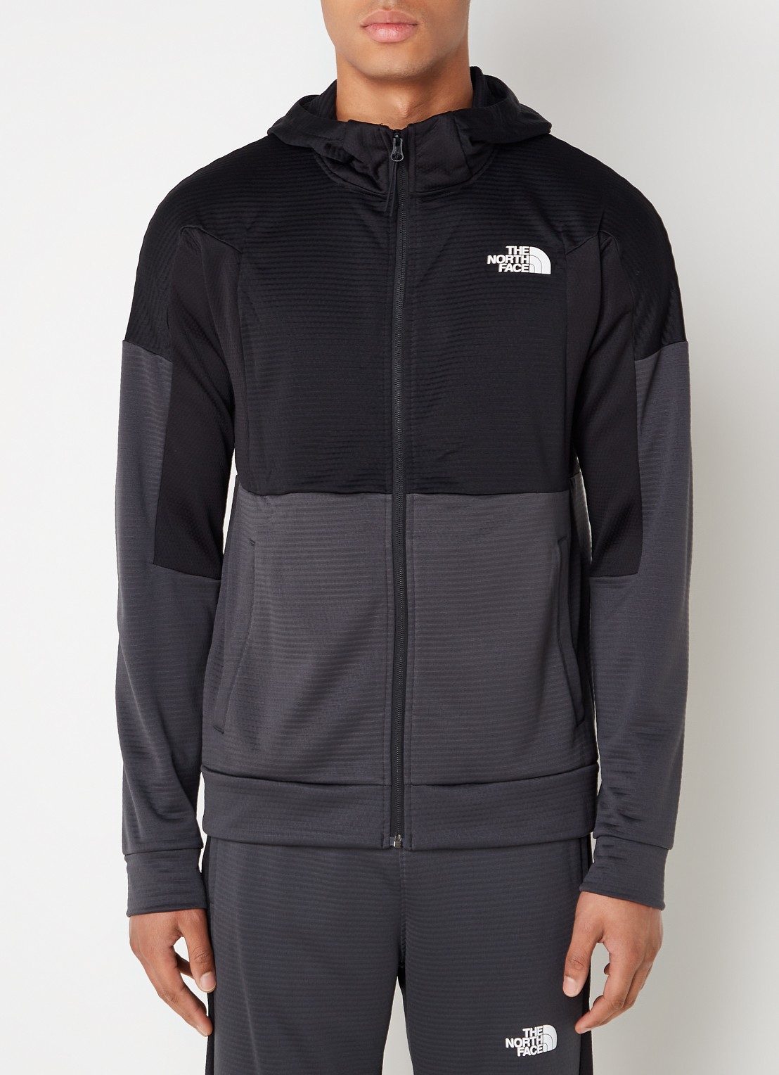 The North Face Mountain Athletics sweatvest van fleece met ritszakken en structuur  - detail 3 antraciet