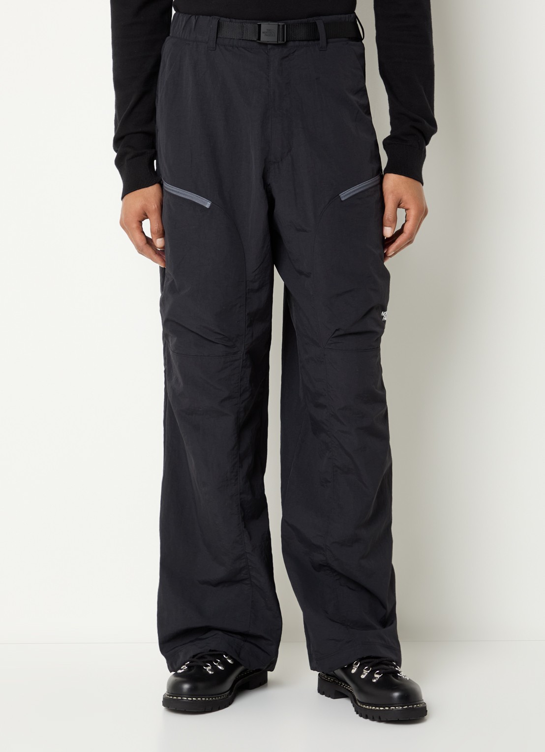 The North Face NSE loose fit cargobroek met ceintuur - detail 4 zwart