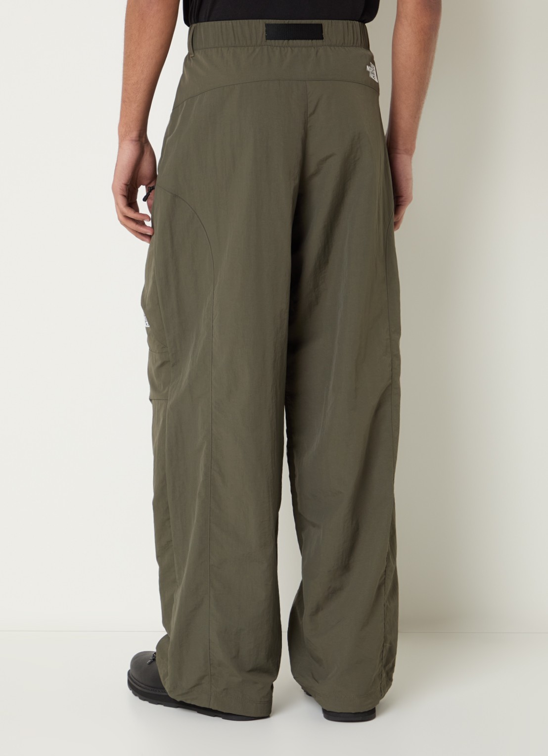The North Face NSE loose fit cargobroek met ceintuur - achterkant 3 legergroen