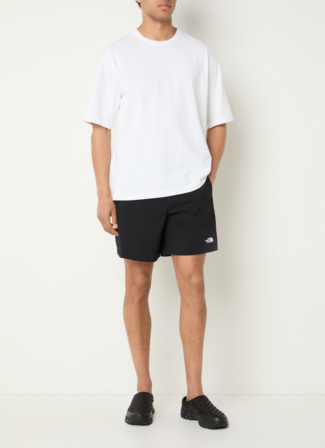 The North Face Wide fit korte broek met logoborduring - voorkant 3 zwart