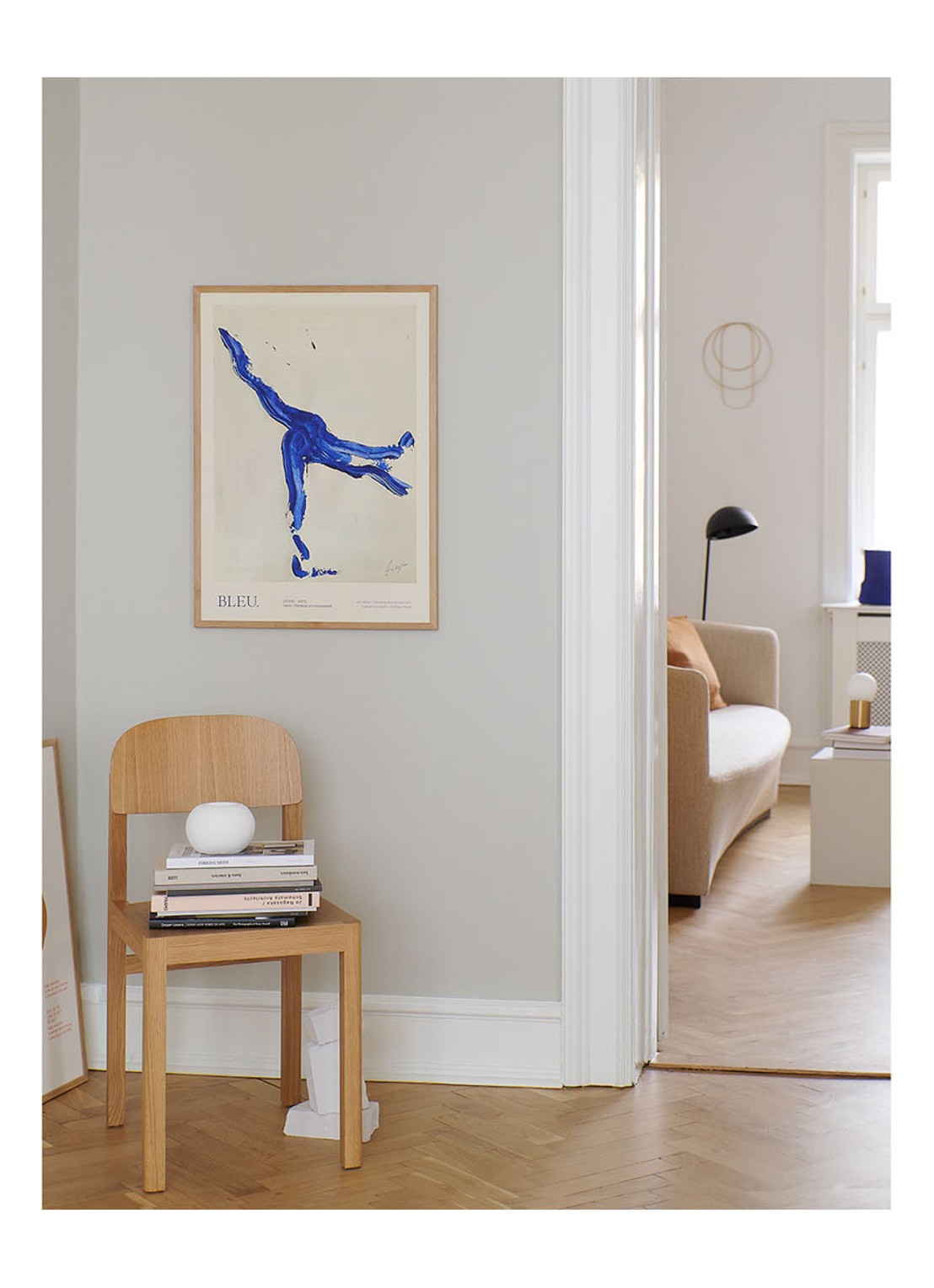 THE POSTER CLUB Caro Bleu, Lucrecia Rey print - voorkant 2 blauw