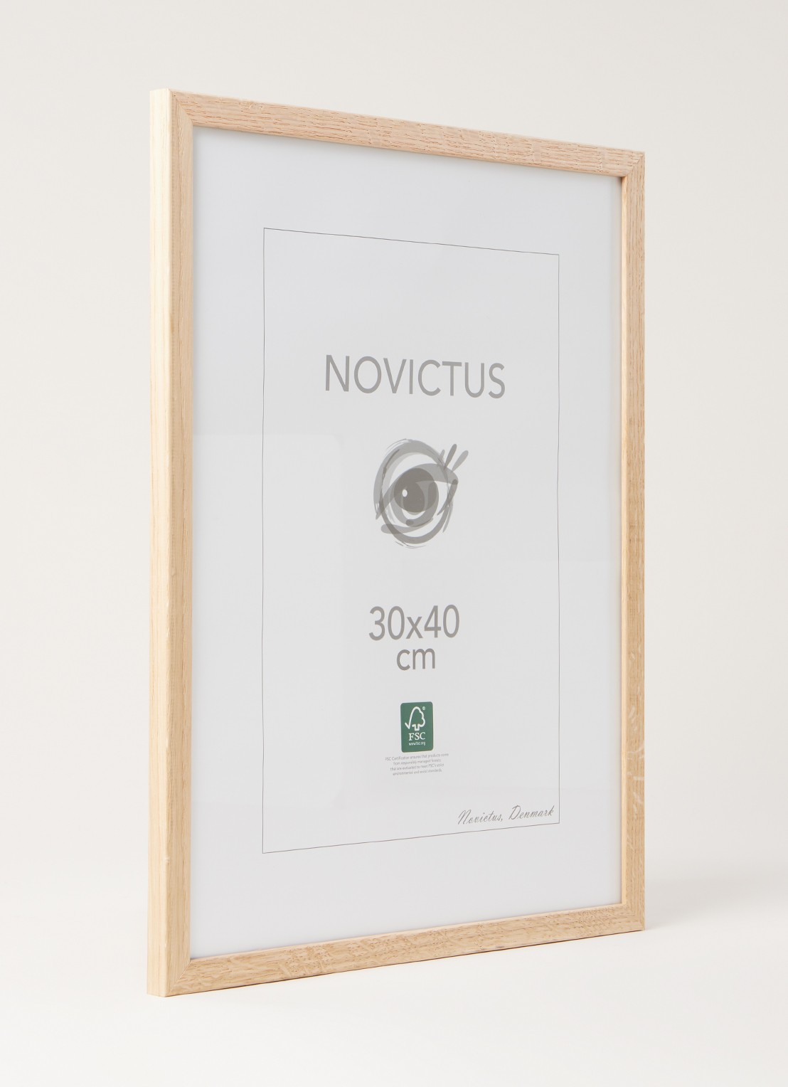 THE POSTER CLUB Oak fotolijst 30 cm x 40 cm - voorkant 2 lichtbruin