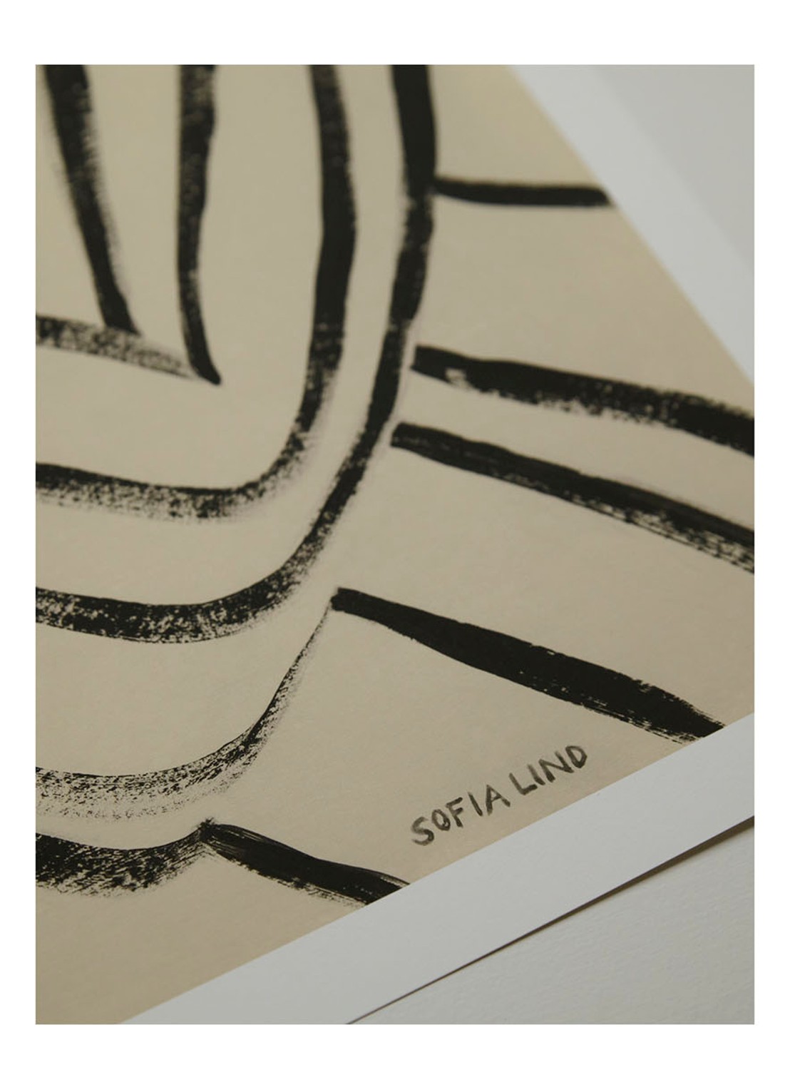 THE POSTER CLUB Waiting, Sofia Lind print - detail beige