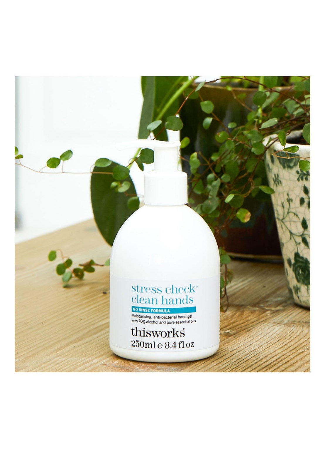 This Works Stress Check Clean Hands - anti-bacteriële handgel - detail 3 undefined