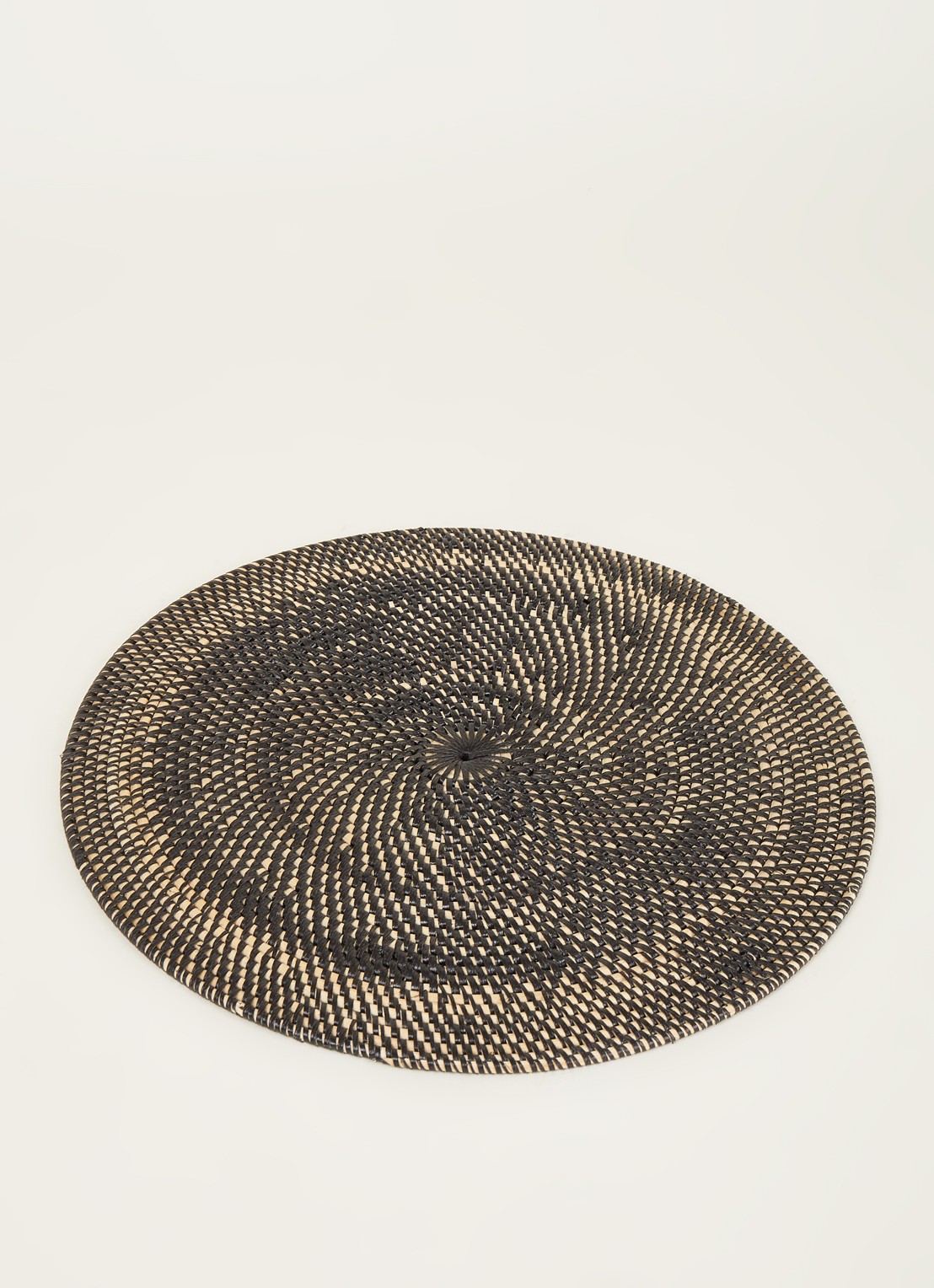 Tiseco Rattan placemat 36 cm  - voorkant 2 zwart
