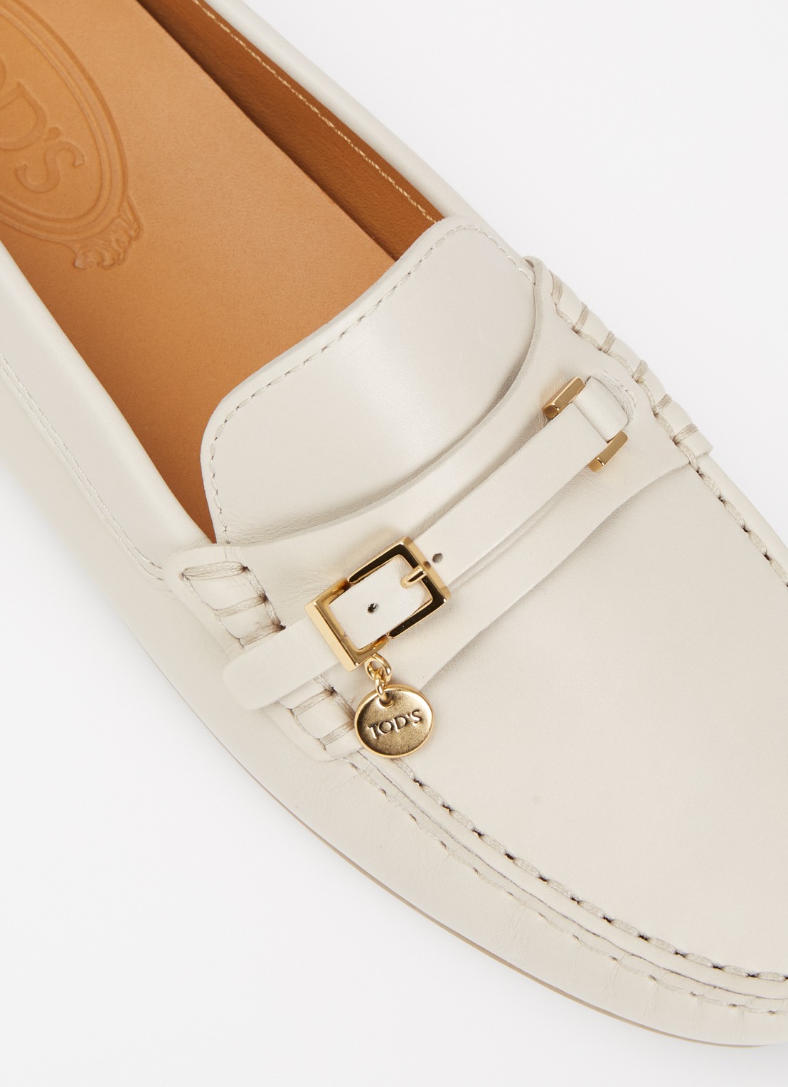 Tod's City Gommino loafer van kalfsleer met gespdetail - detail 4 lichtgrijs