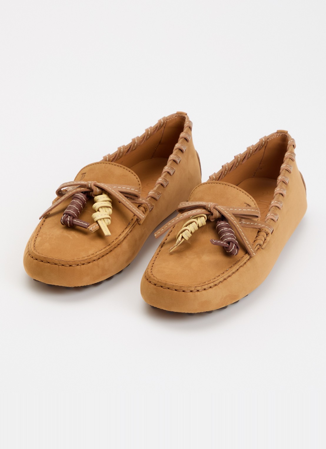 Tod's Gommino 22L mocassin van suède met gevlochten details - detail 2 camel