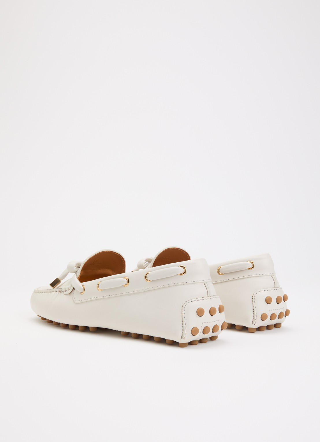 Tod's Gommino mocassin van kalfsleer - achterkant 5 gebroken wit